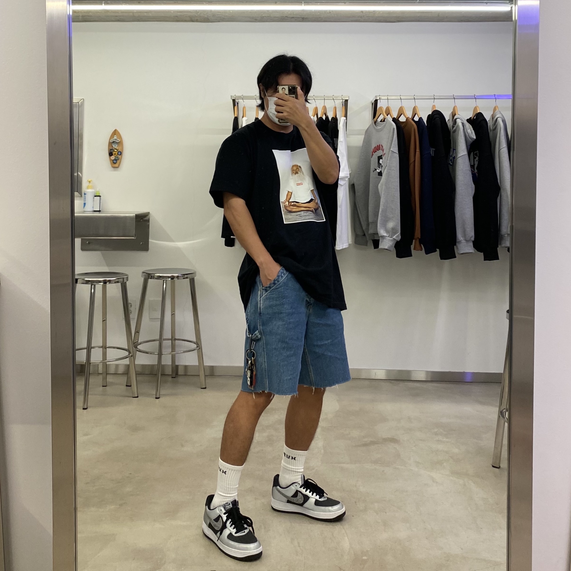 Supreme Rick Rubin T-Shirt Black - 21FW, Nike Air Force 1 B Silver Snake 착용 스타일 - 1