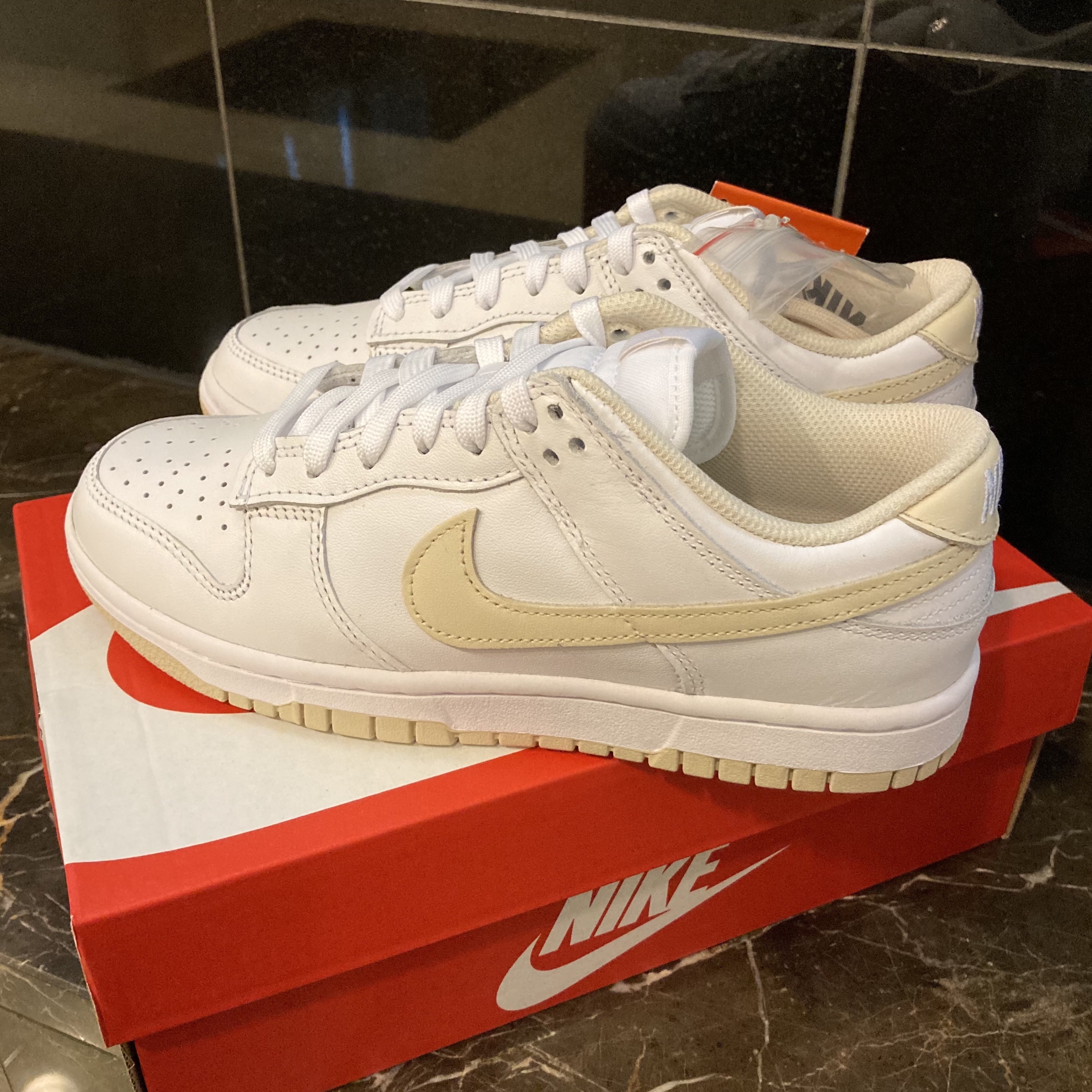 (W) Nike Dunk Low Pearl White 착용 스타일
