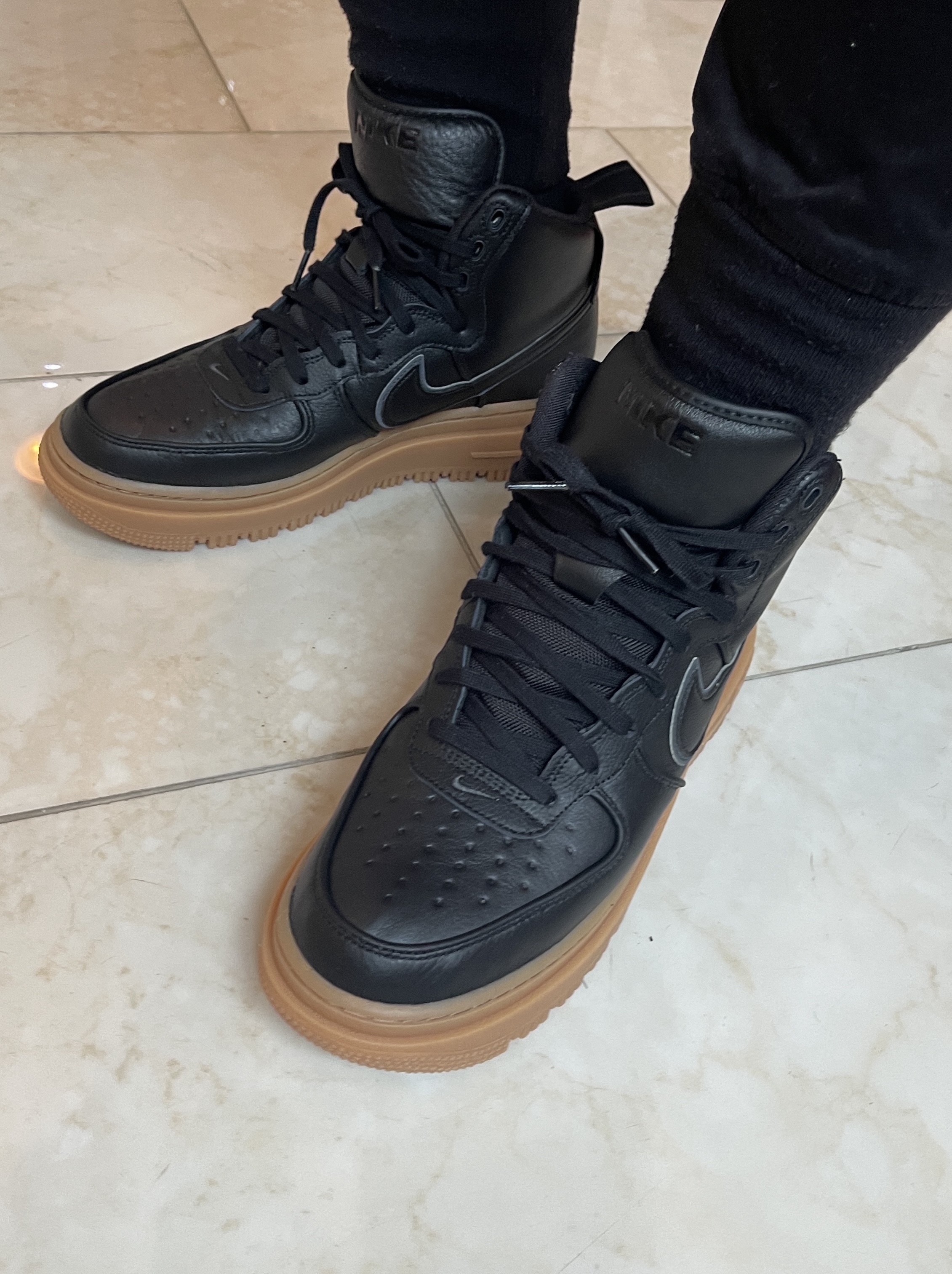 Nike Air Force 1 High Gore-Tex Boot Anthracite 착용 스타일 - 2