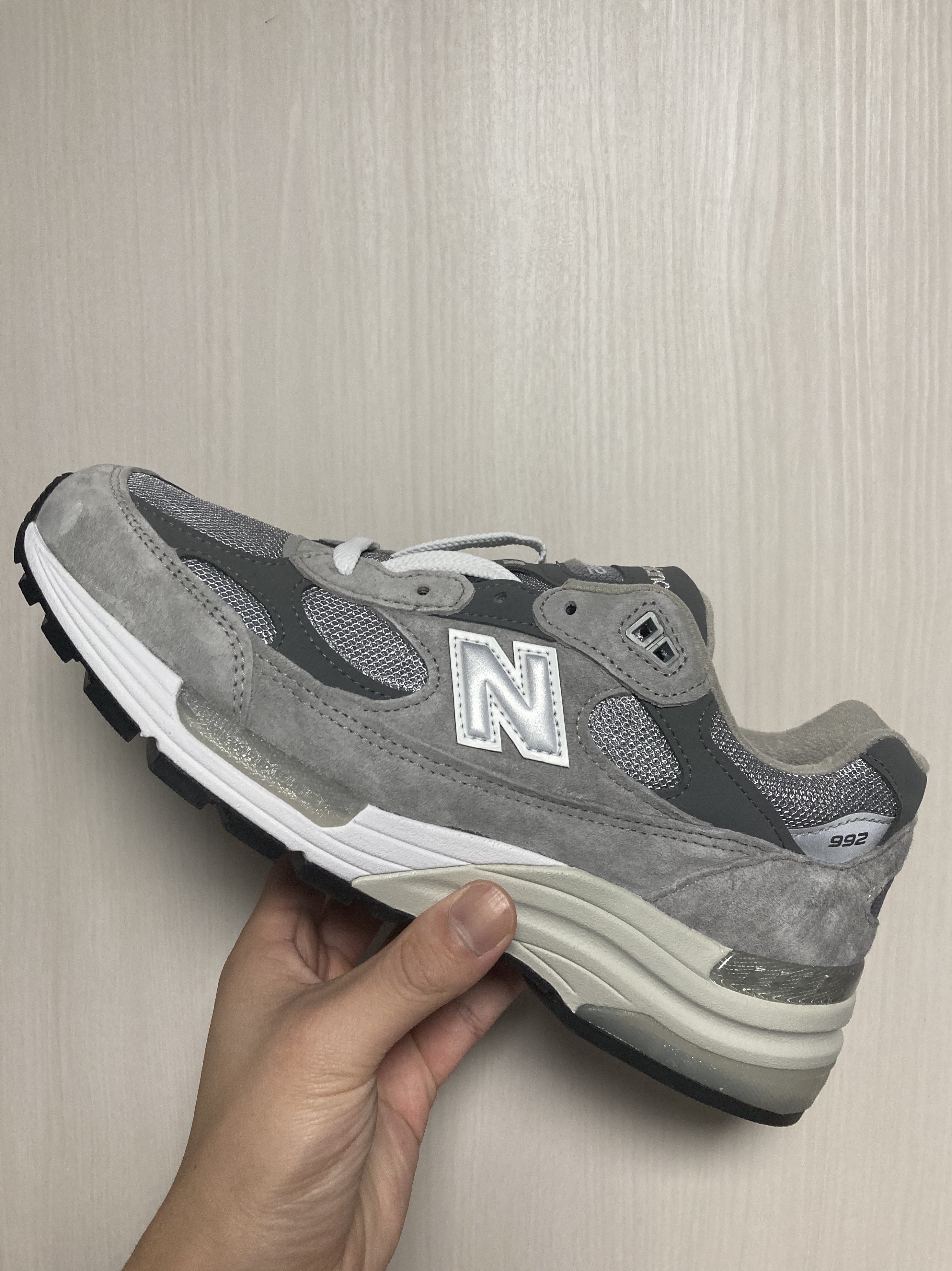 New Balance 992 Made in USA Grey - D Standard 착용 스타일