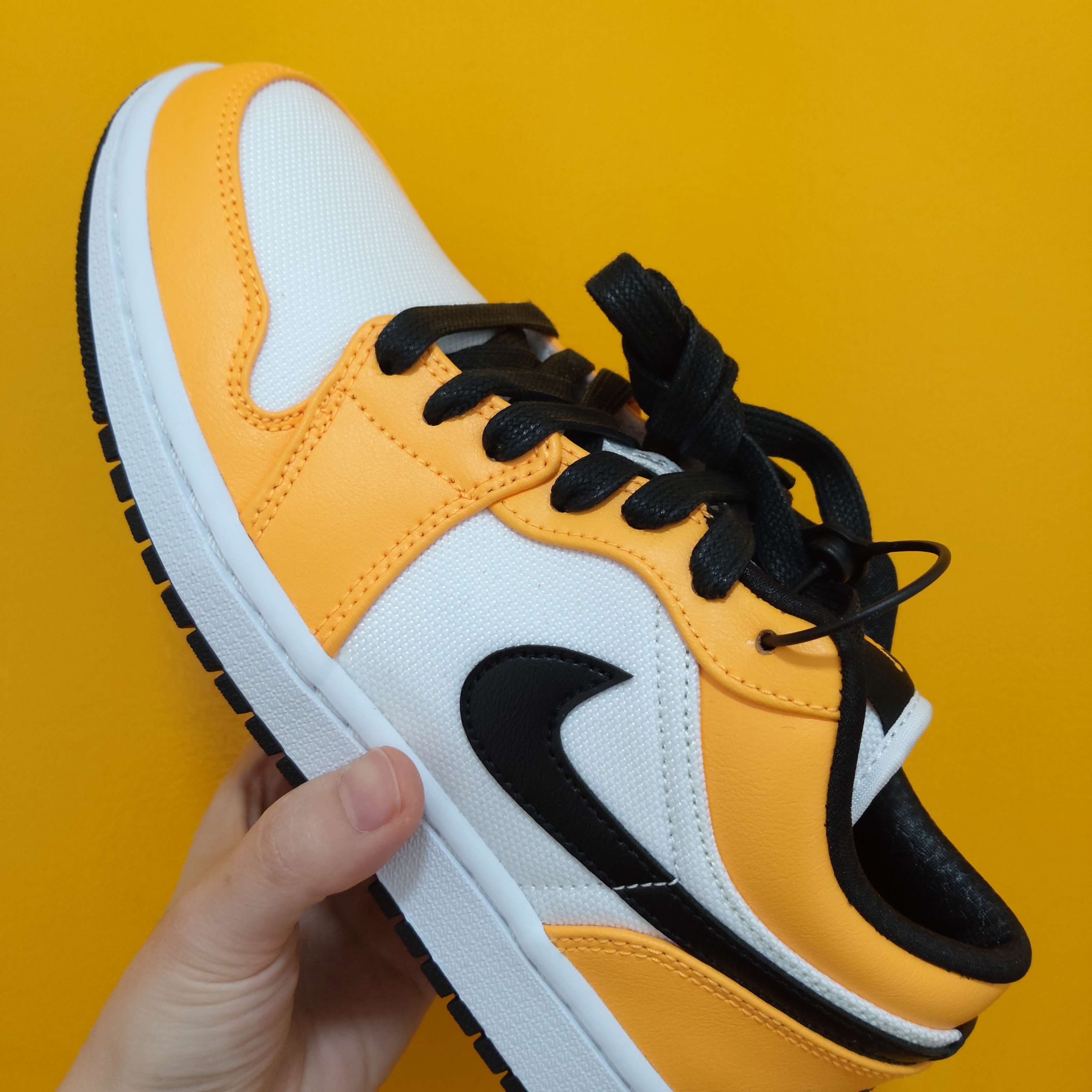 (W) Jordan 1 Low SE Laser Orange 착용 스타일 - 3