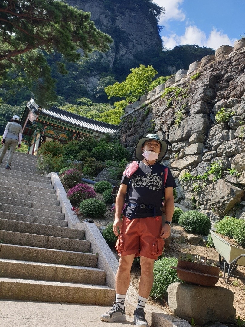 Nike ACG SSNL Bucket Clay Green, Nike ACG Cargo Shorts Redstone - Asia 착용 스타일