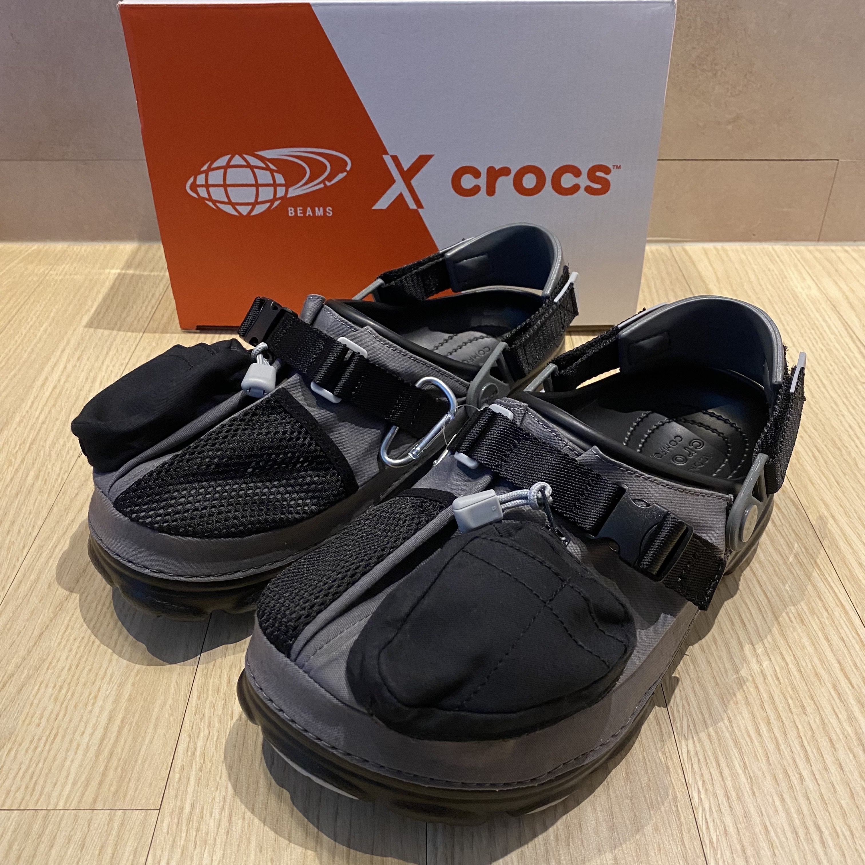 Crocs x Beams Classic All Terrain Mountain Parka Clog Grey 착용 스타일