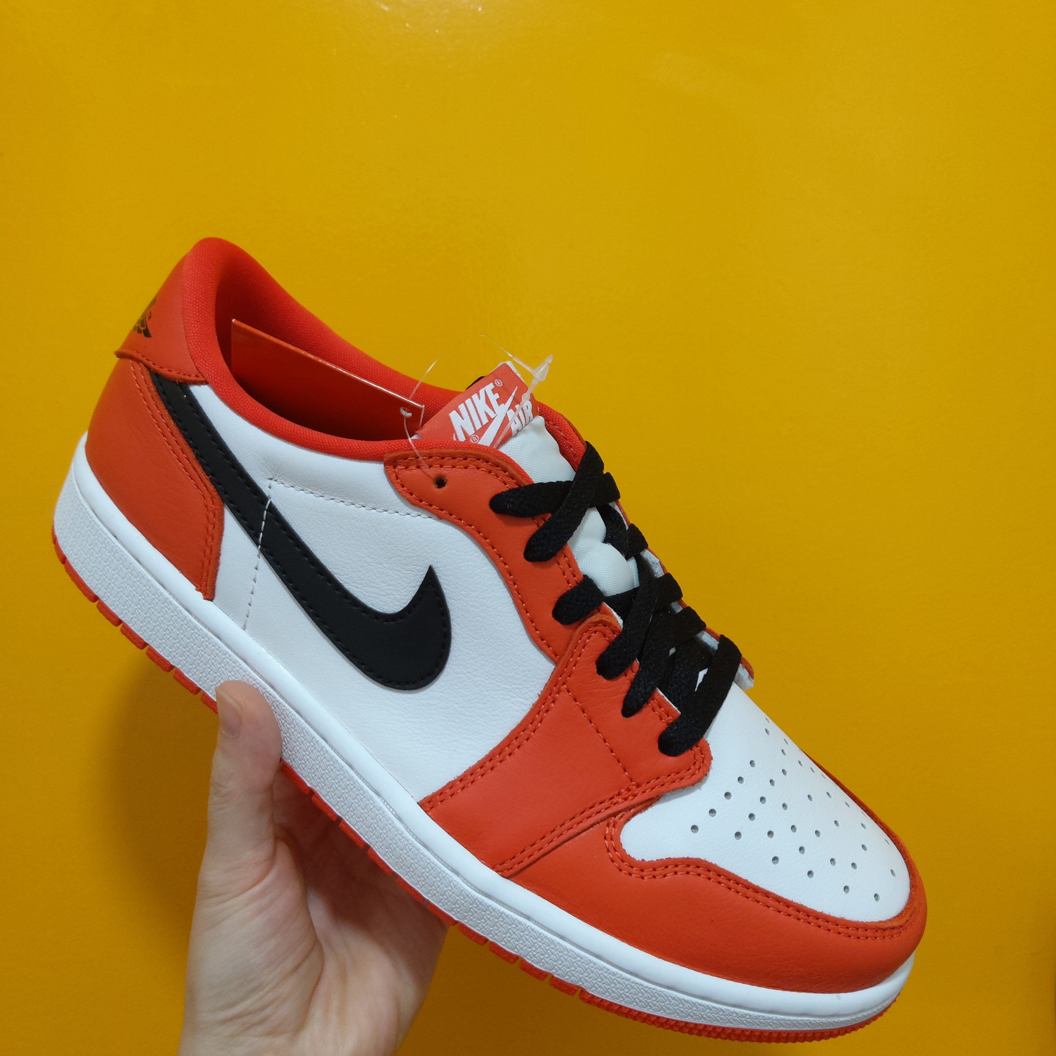 Jordan 1 Low OG Starfish 착용 스타일 - 1