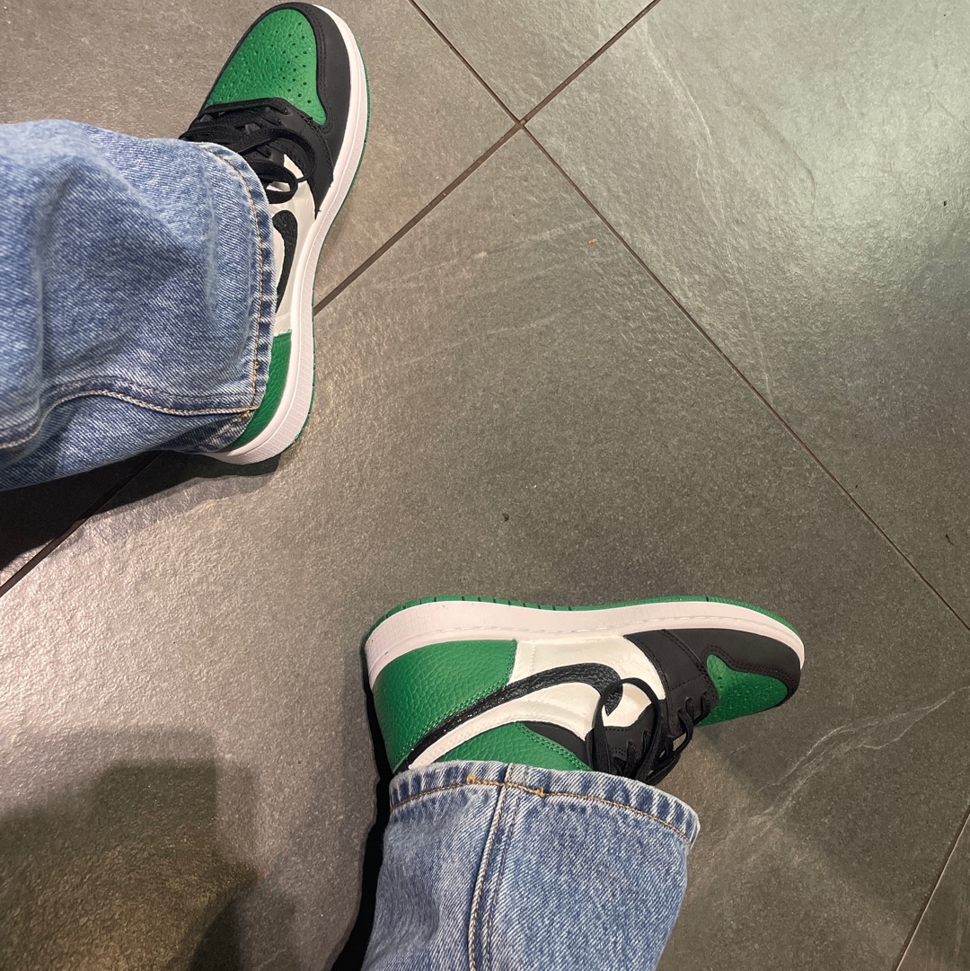 Jordan 1 Retro High OG Pine Green Black 착용 스타일