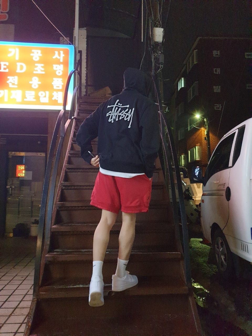 Nike Air Force 1 '07 Low White, Stussy Basic Stussy Hoodie Black 2021 착용 스타일