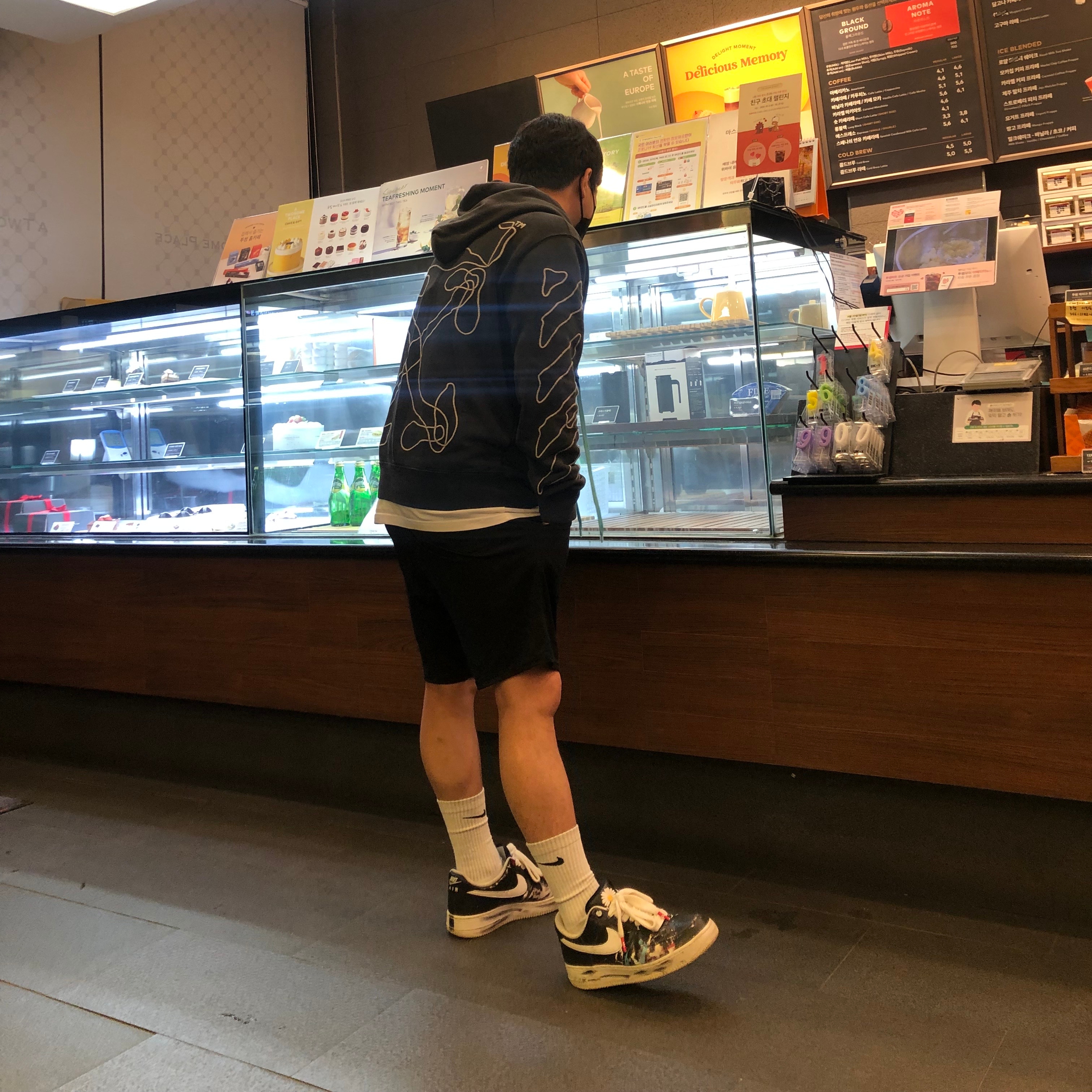 Nike x Peaceminusone Air Force 1 Low Para-Noise 착용 스타일