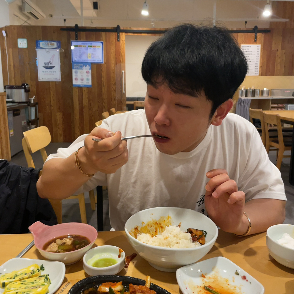 KREAM 프로필 이미지