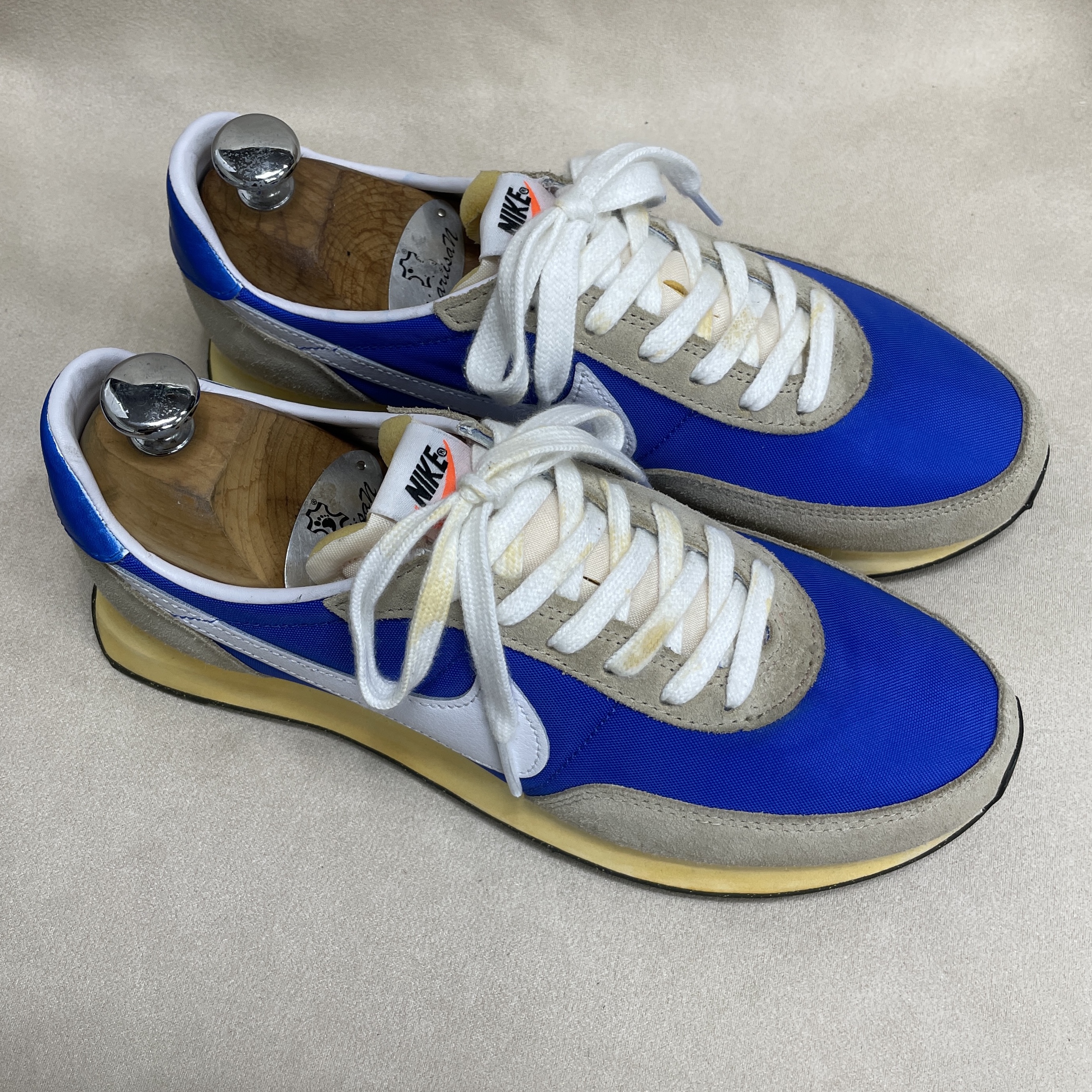 Nike Waffle Trainer 2 Hyper Royal Rattan 착용 스타일