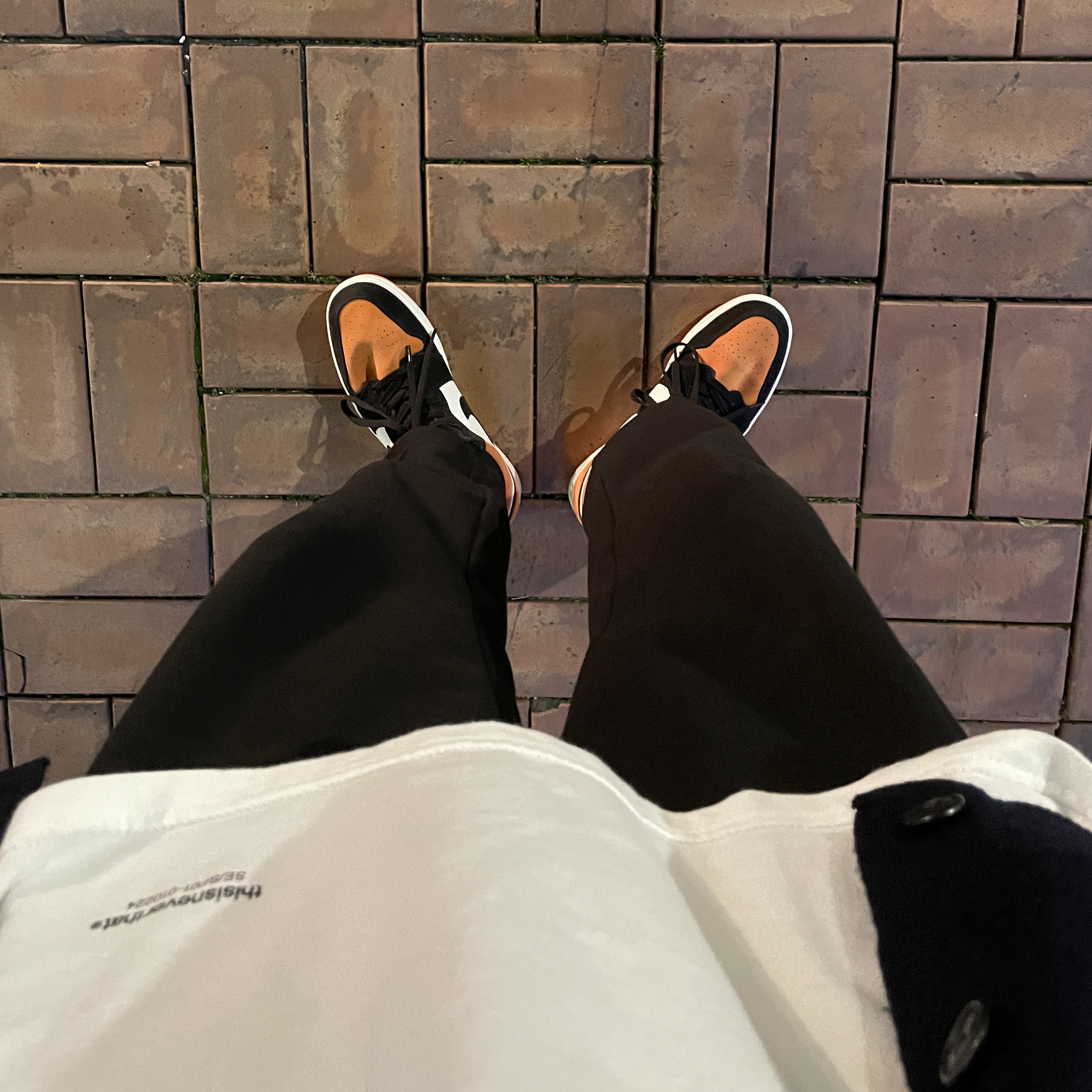 Jordan 1 Low Shattered Backboard 착용 스타일