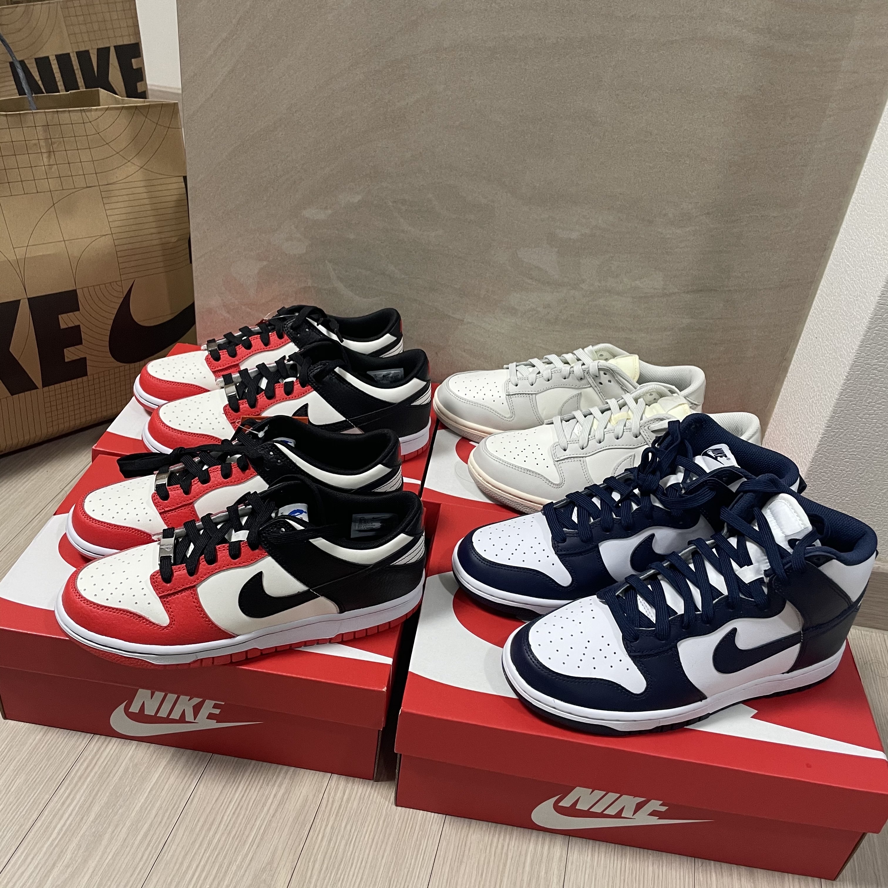 (GS) Nike x NBA Dunk Low Black and Chile Red, (W) Nike Dunk Low Light Bone 착용 스타일