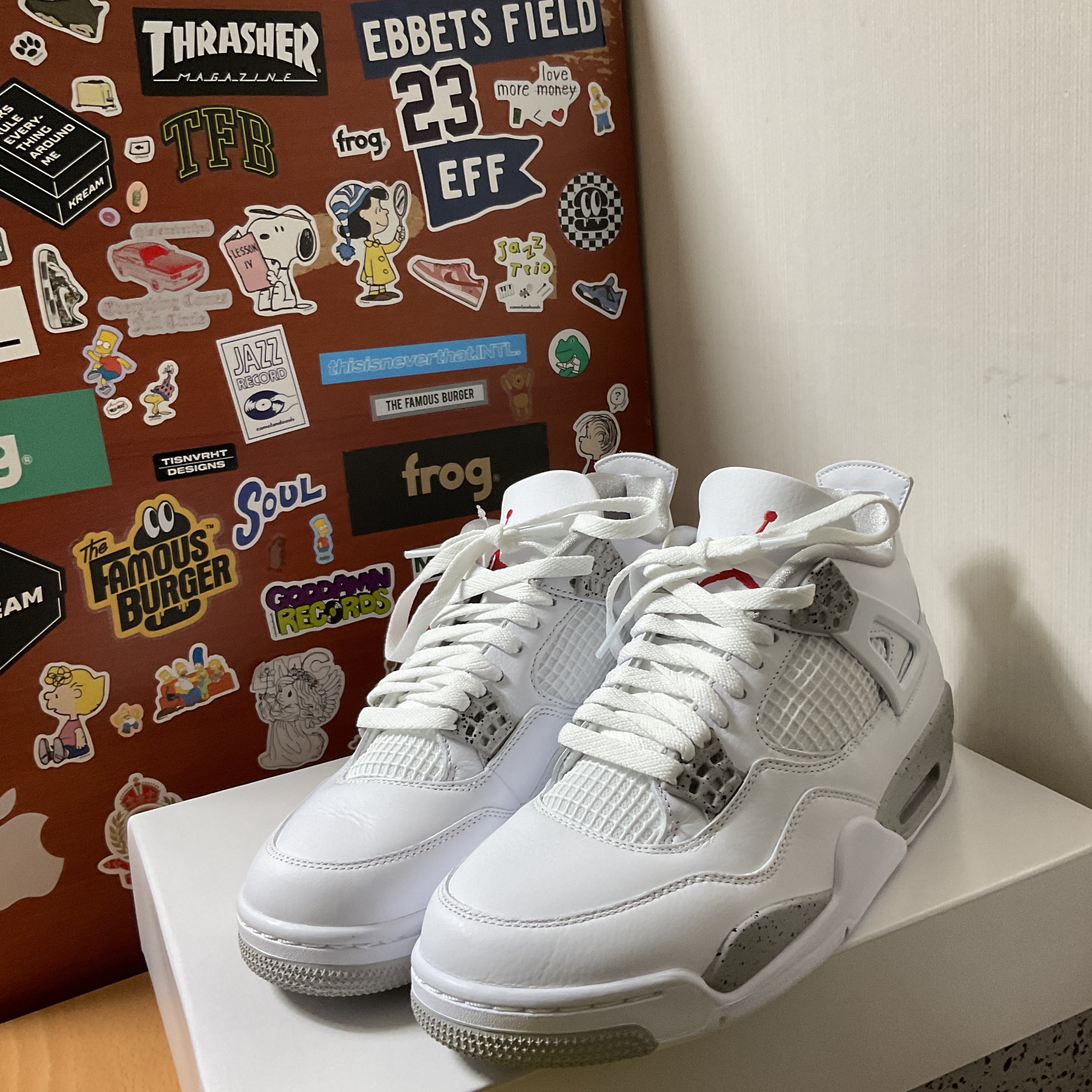 Jordan 4 Retro Tech White 착용 스타일