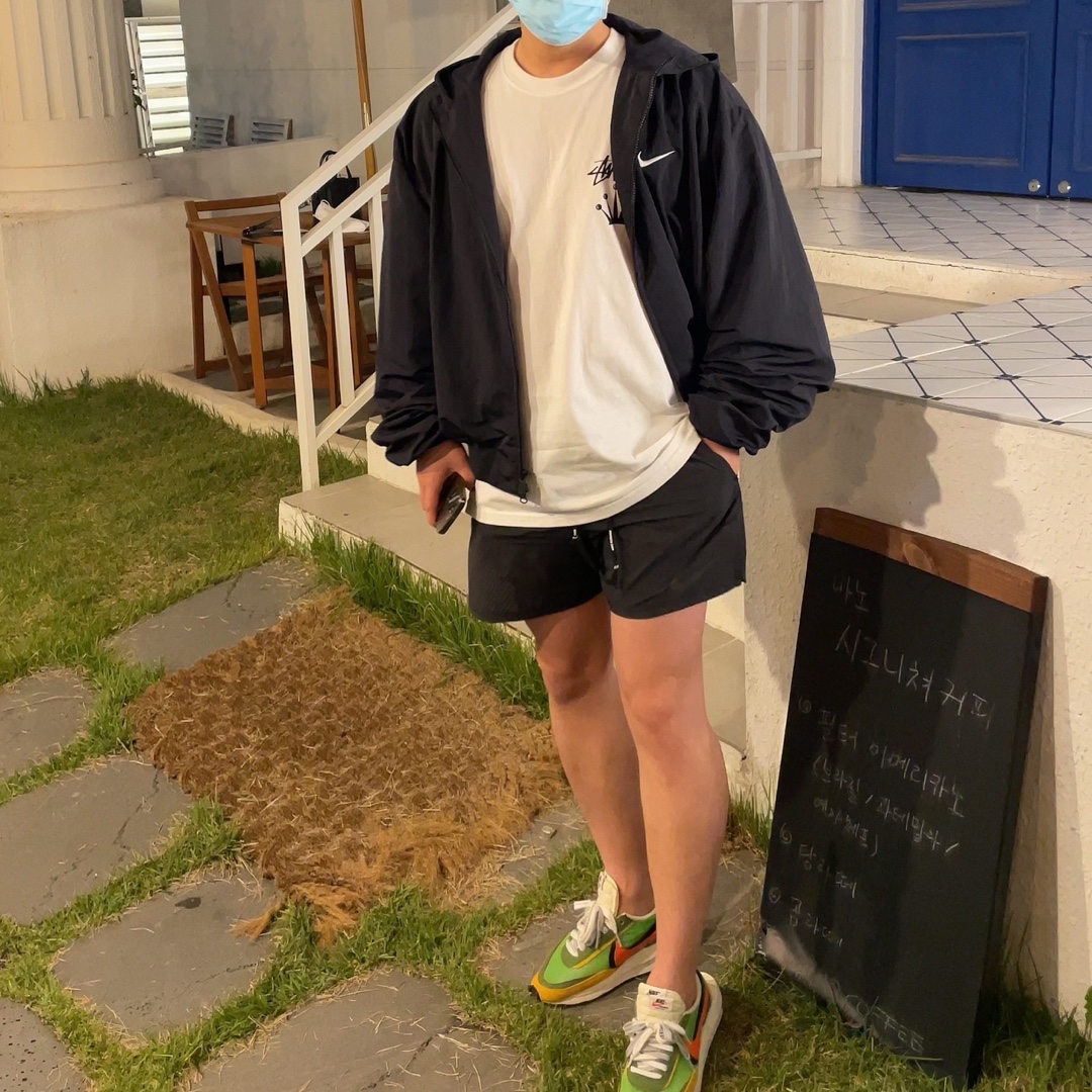 Nike x Sacai LDWaffle Green Multi, Nike x Fear of God Bomber Hooded Jacket Black 착용 스타일