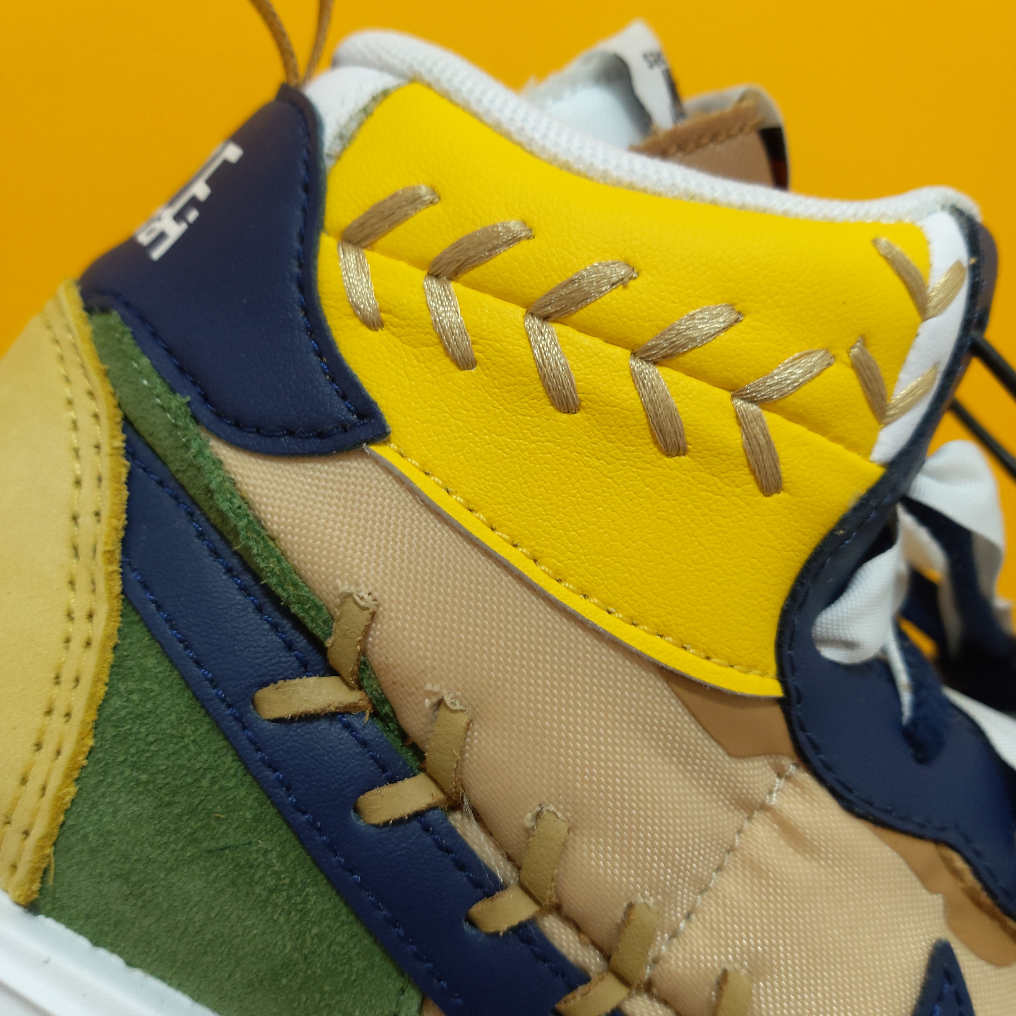 Nike x Sacai x Jean Paul Gaultier VaporWaffle Sesame Blue Void 착용 스타일 - 2