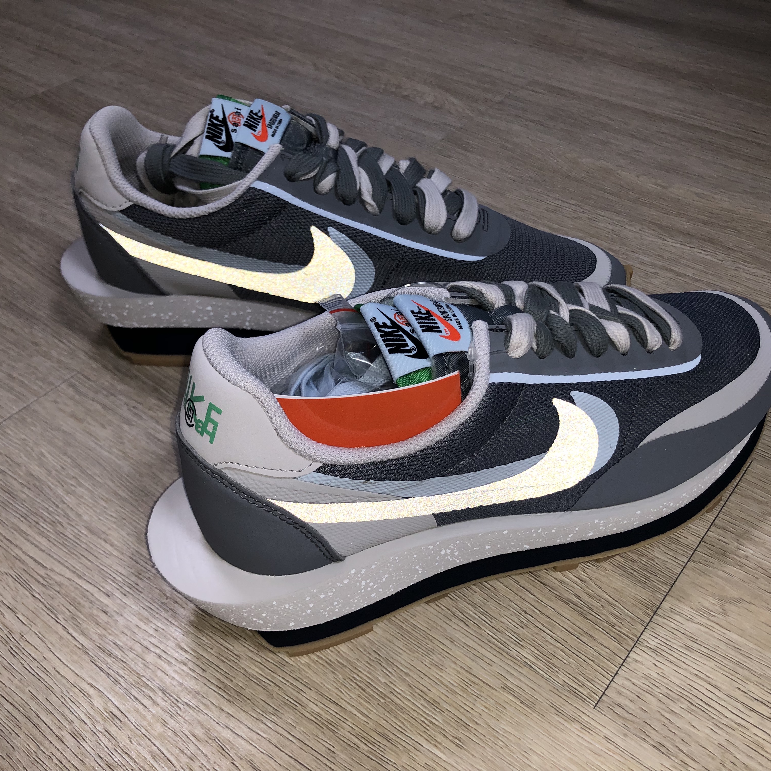 Nike x Sacai x Clot LDWaffle Cool Grey 착용 스타일 - 2