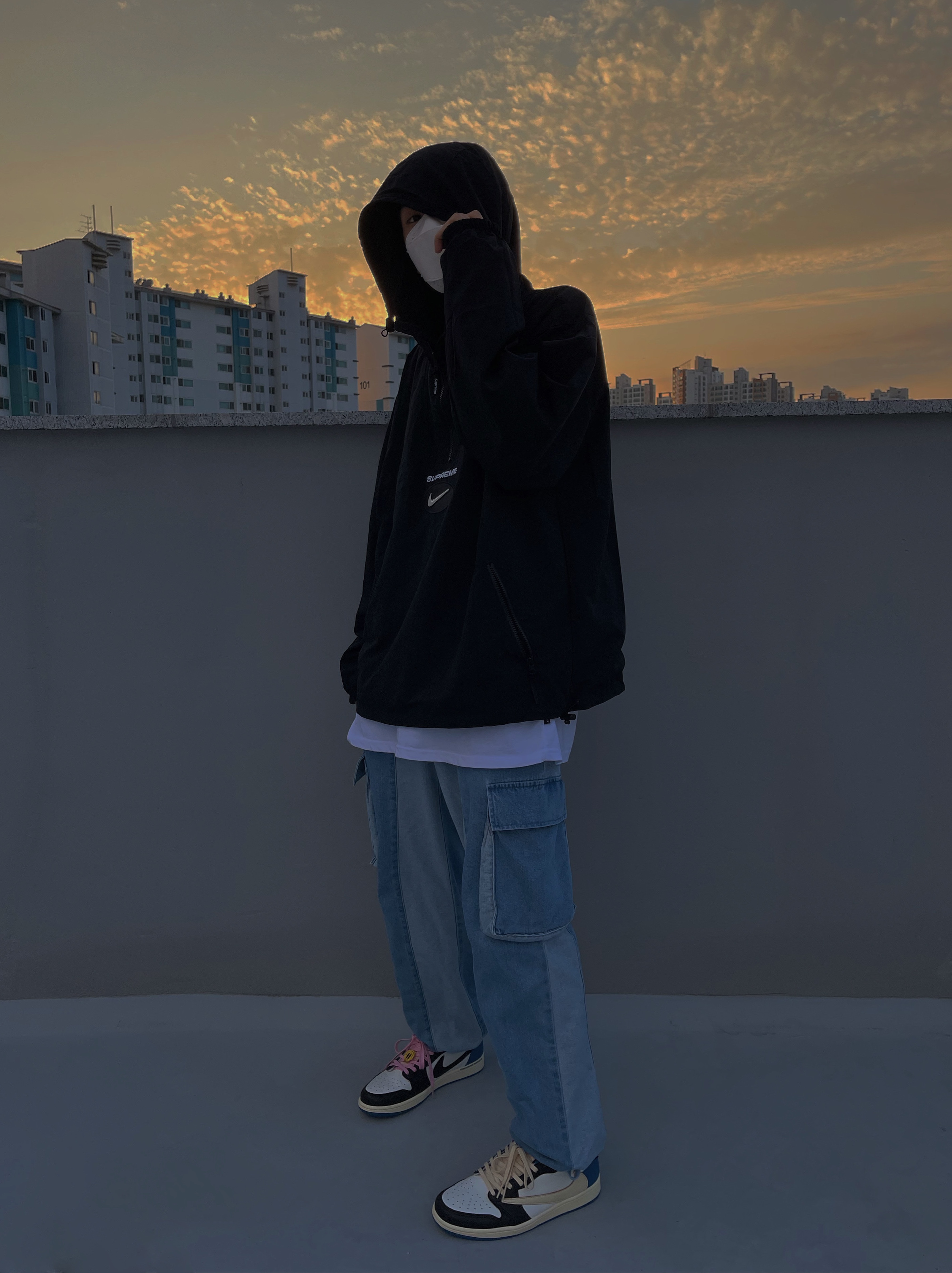 Supreme x Nike Jewel Reversible Ripstop Anorak Black - 20FW, Jordan 1 x Travis Scott x Fragment Retro Low OG SP Military Blue 착용 스타일