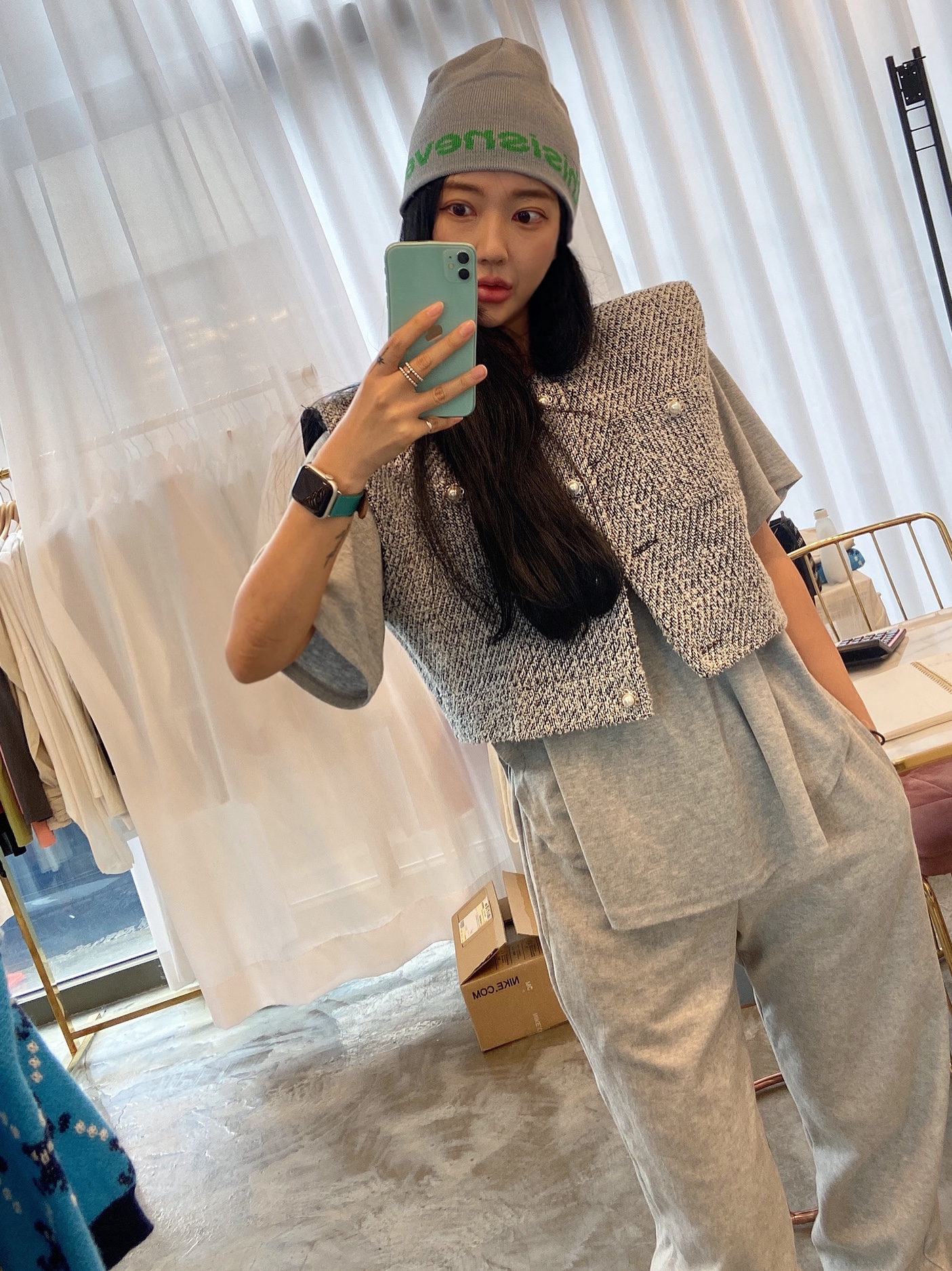 (W) Jordan 1 Low White Wolf Grey 착용 스타일 - 1