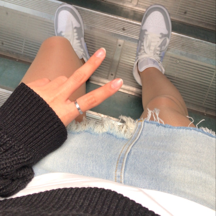 (W) Jordan 1 Mid Wolf Grey 착용 스타일