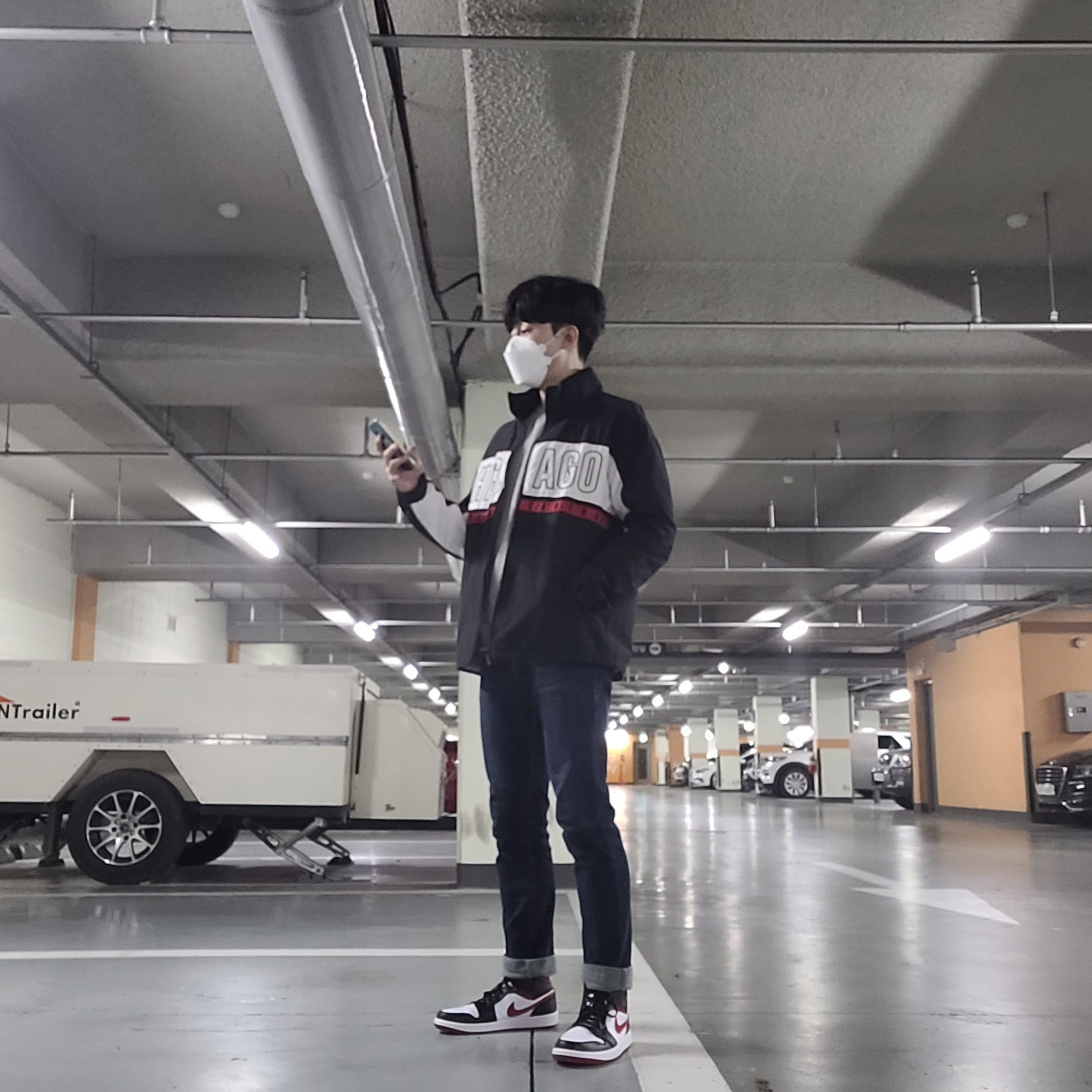 Jordan 1 Mid Gym Red Black White 착용 스타일