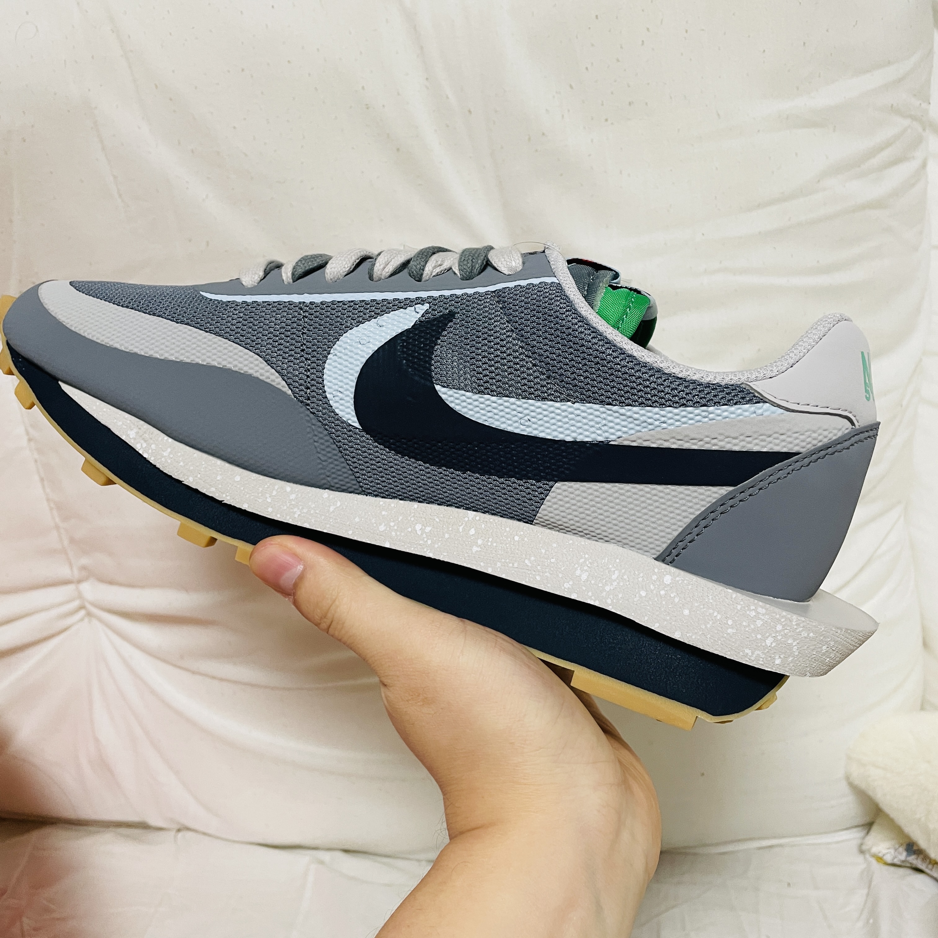 Nike x Sacai x Clot LDWaffle Cool Grey 착용 스타일 - 1