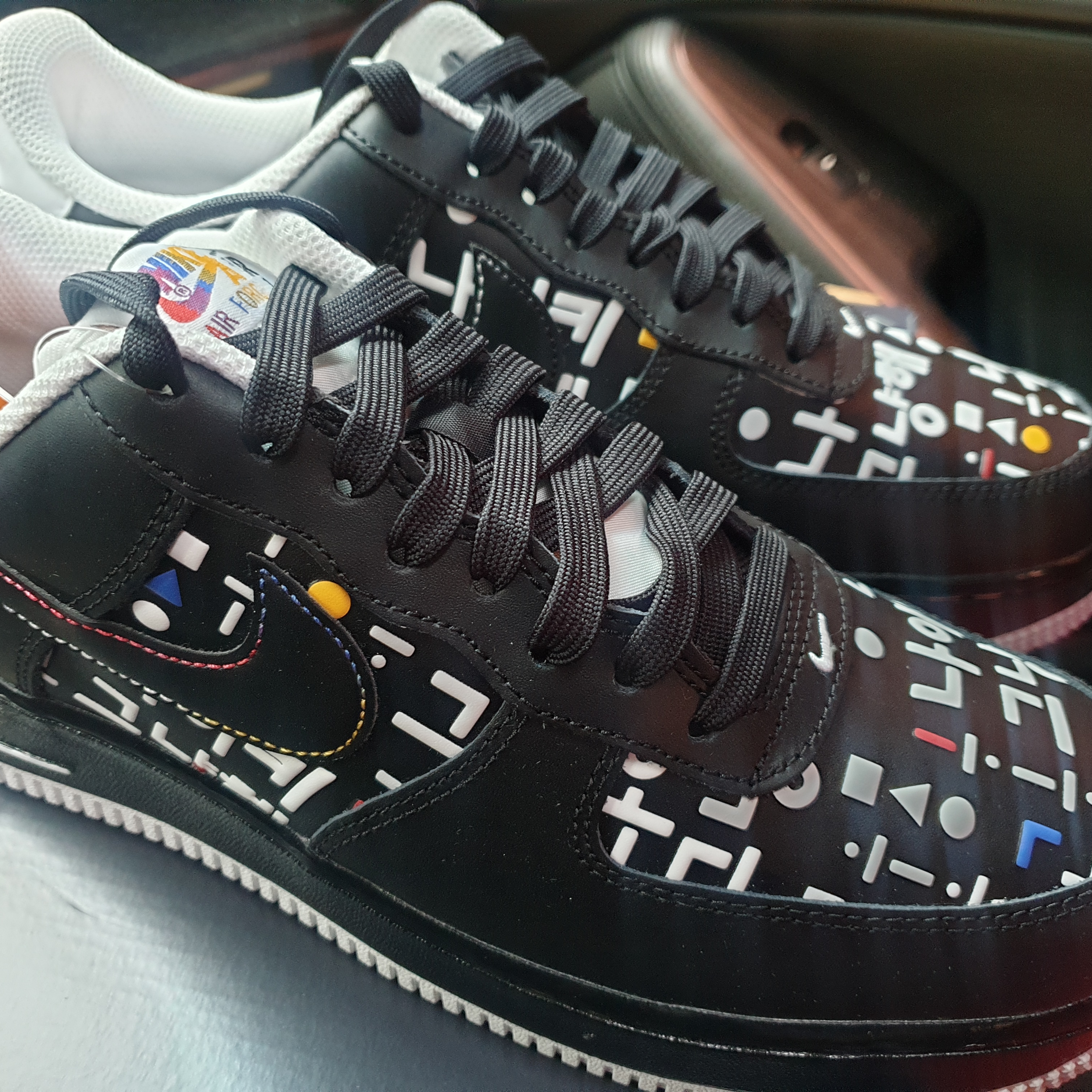 Nike Air Force 1 '07 LV8 Hangul Day 착용 스타일 - 1