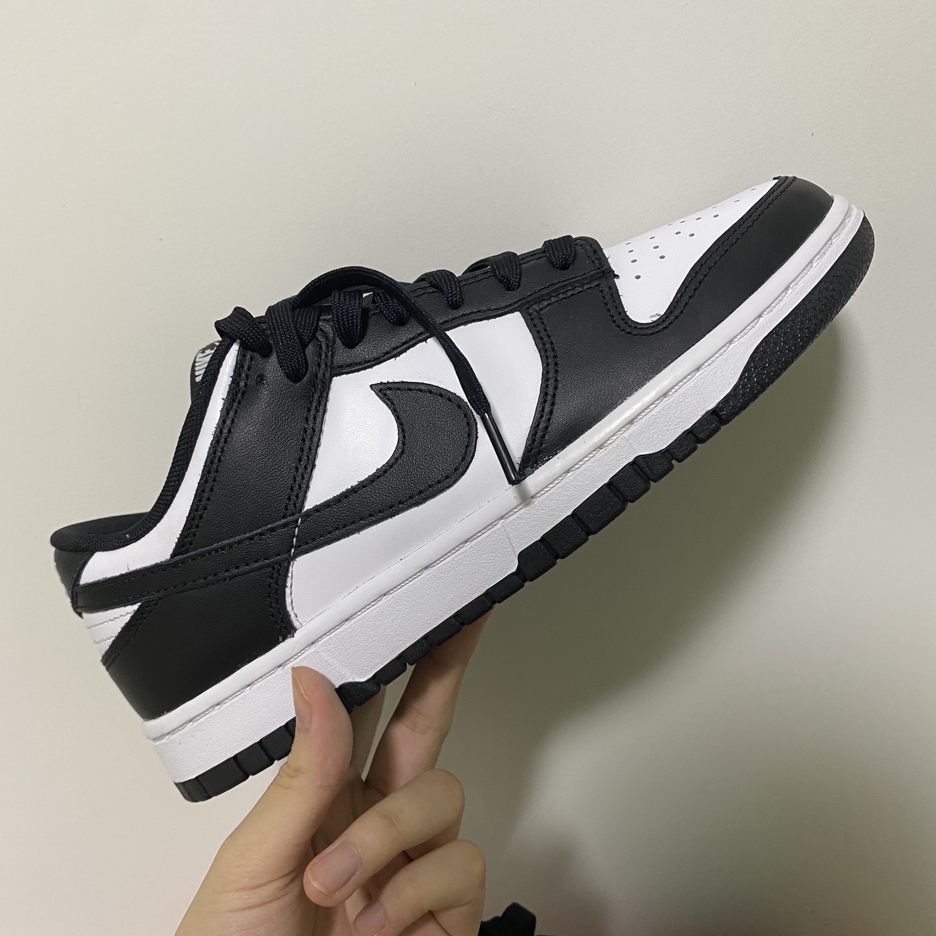 Nike Dunk Low Retro Black 착용 스타일