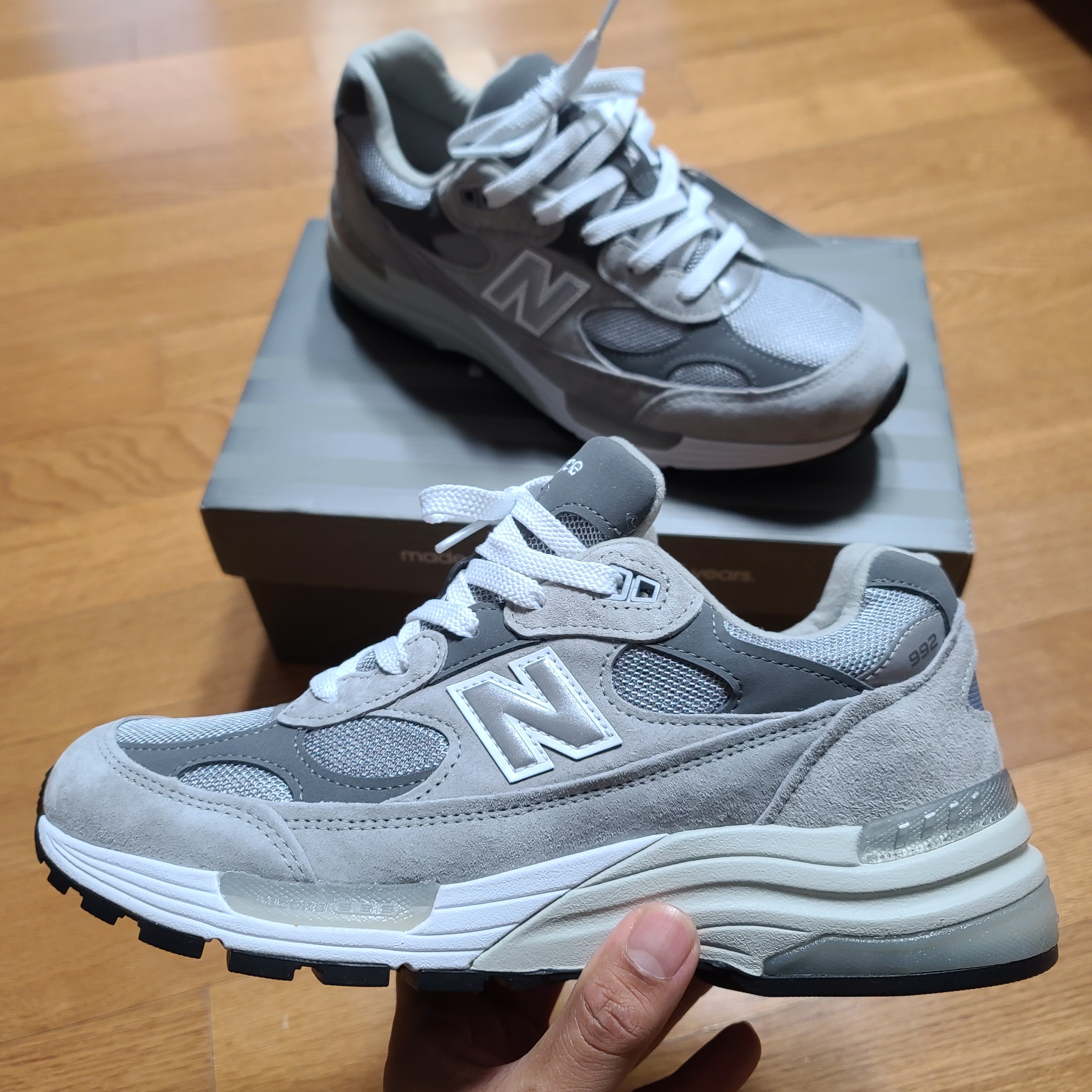 New Balance 992 Made in USA Grey - D Standard 착용 스타일