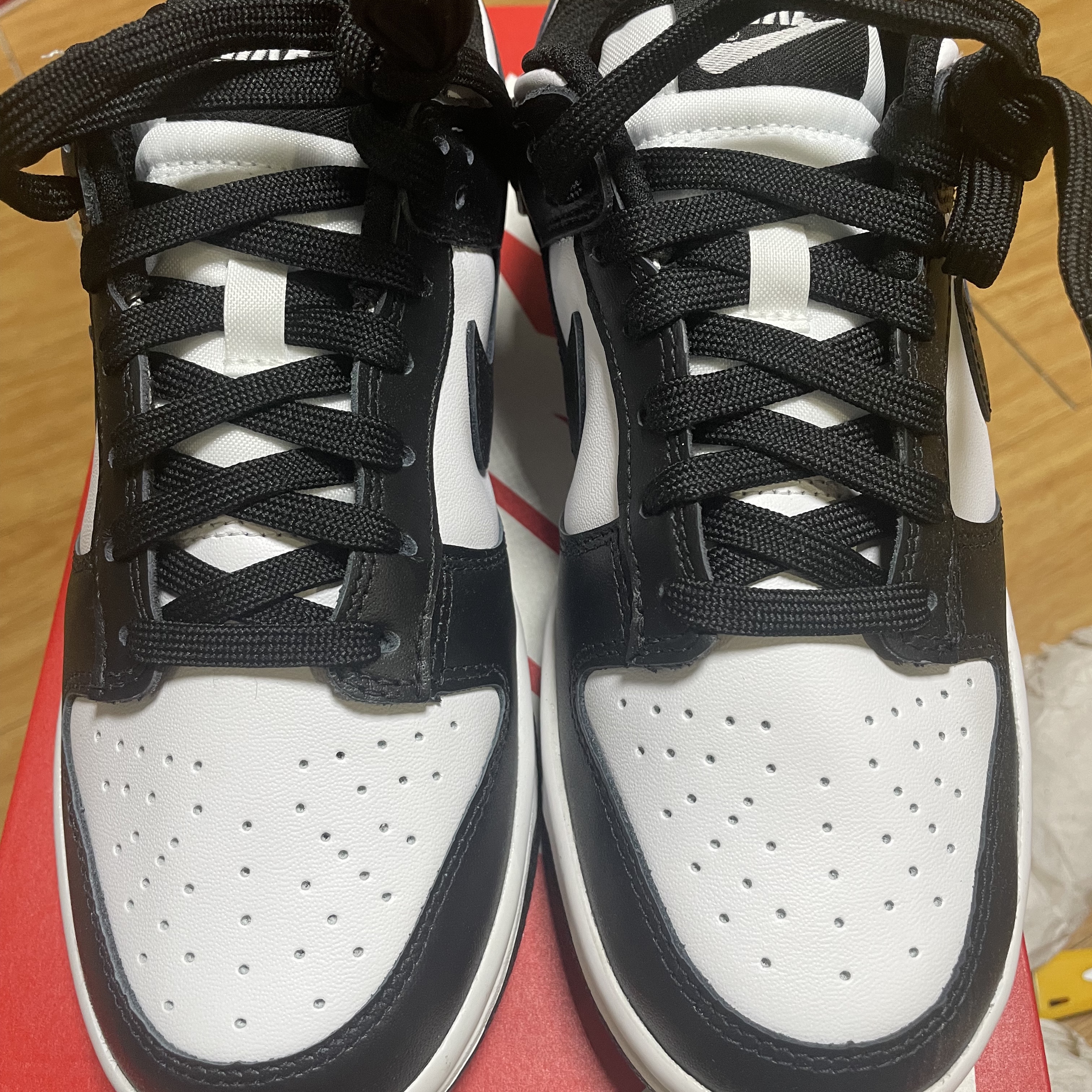 (W) Nike Dunk Low Black 착용 스타일 - 2