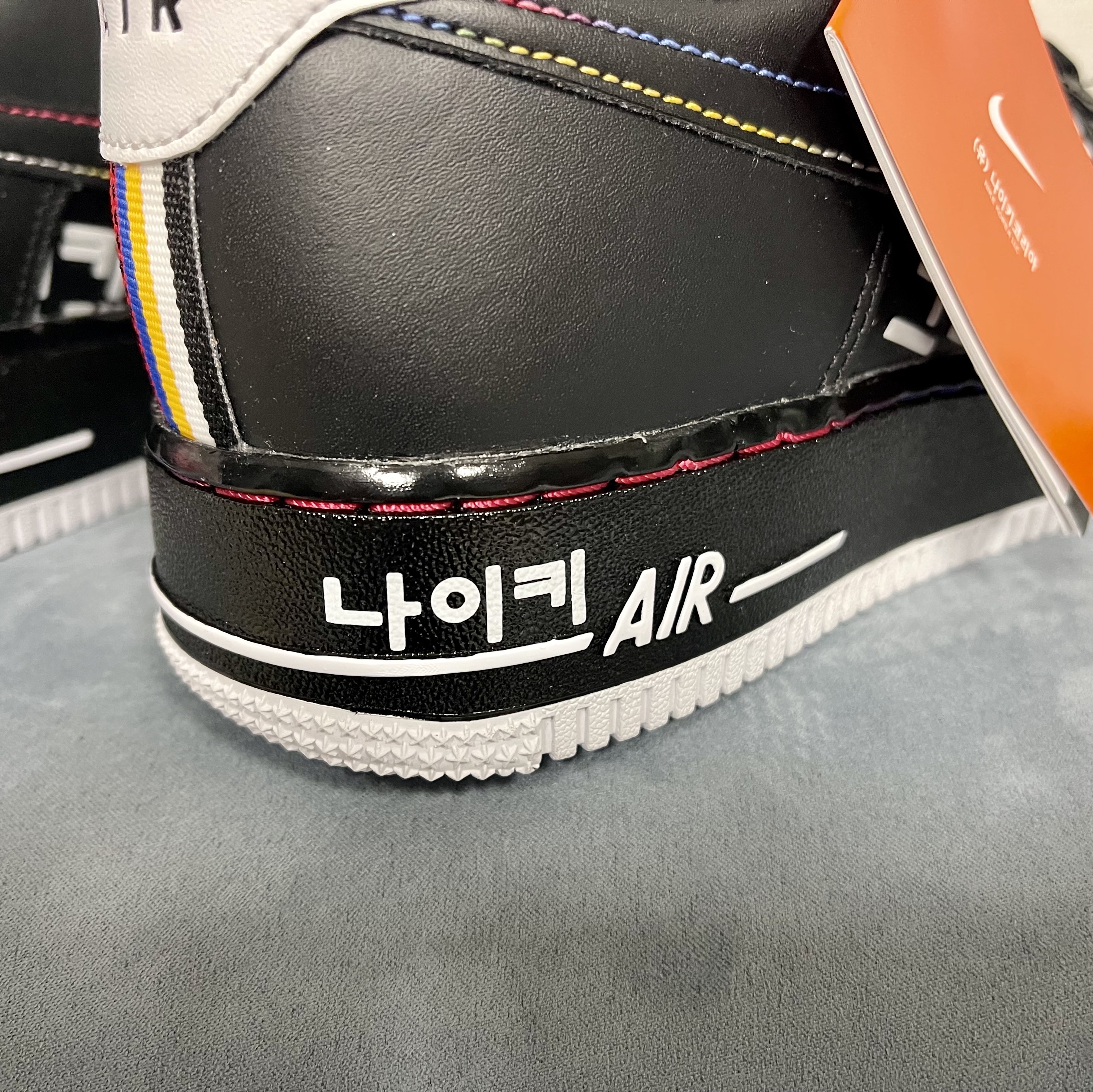 Nike Air Force 1 '07 LV8 Hangul Day 착용 스타일 - 3