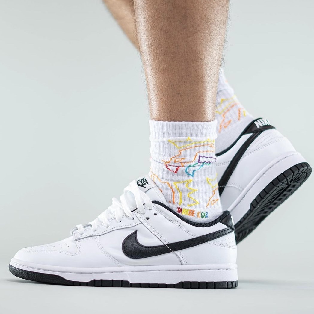 (W) Nike Dunk Low White Black 착용 스타일 - 3