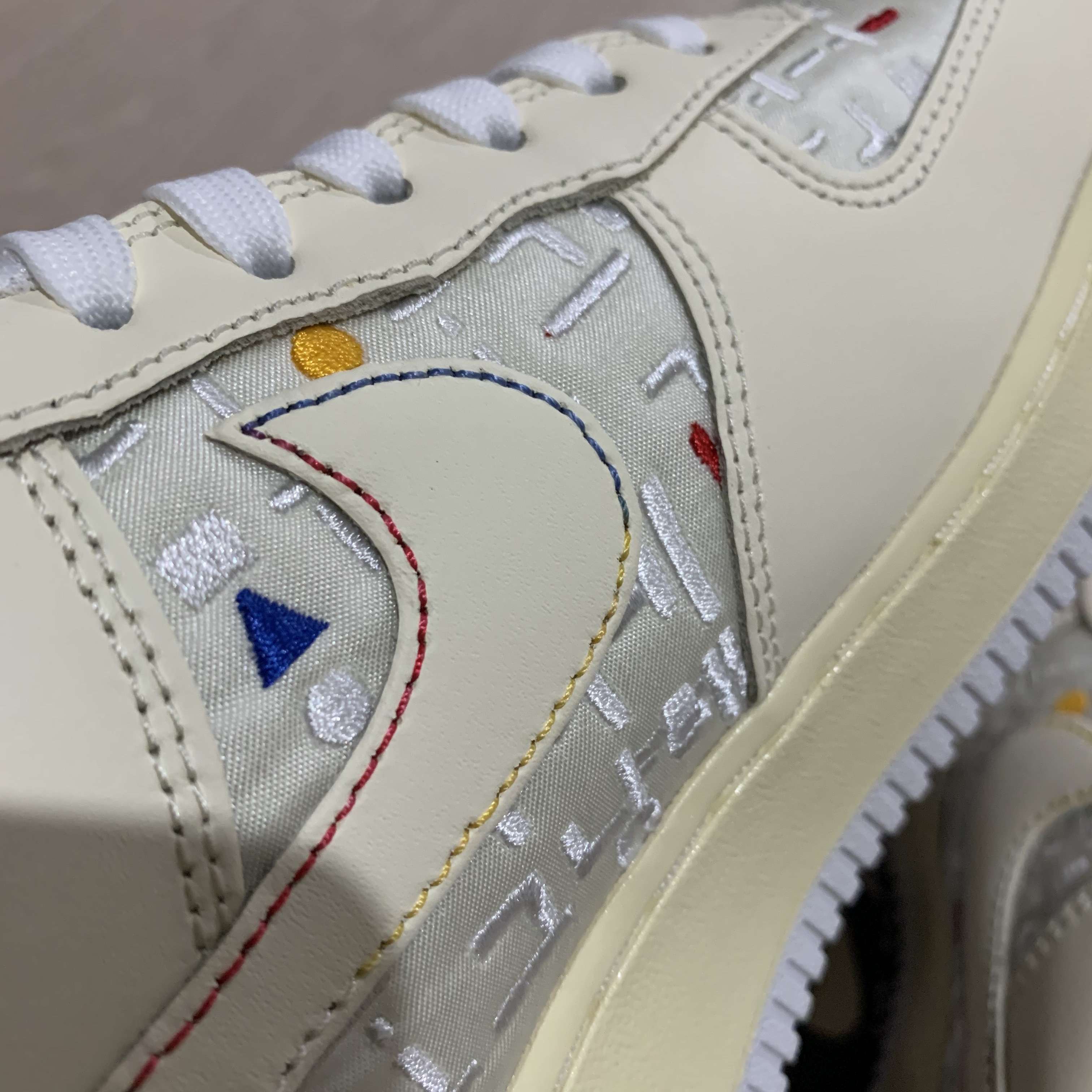 (W) Nike Air Force 1 '07 LV8 Hangul Day 착용 스타일 - 4