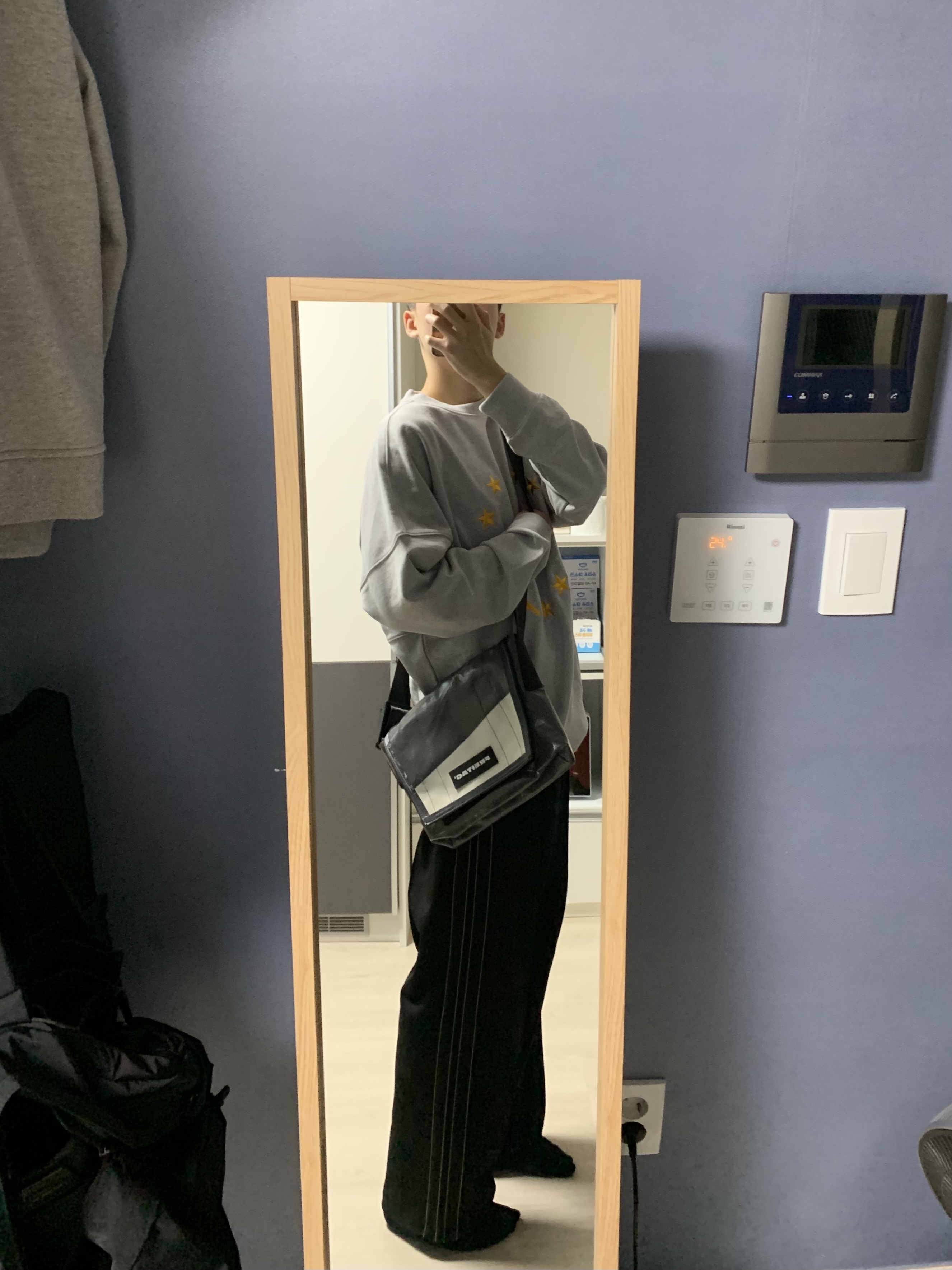 Palace EU-Don Crew Grey Marl - 21FW 착용 스타일 - 2