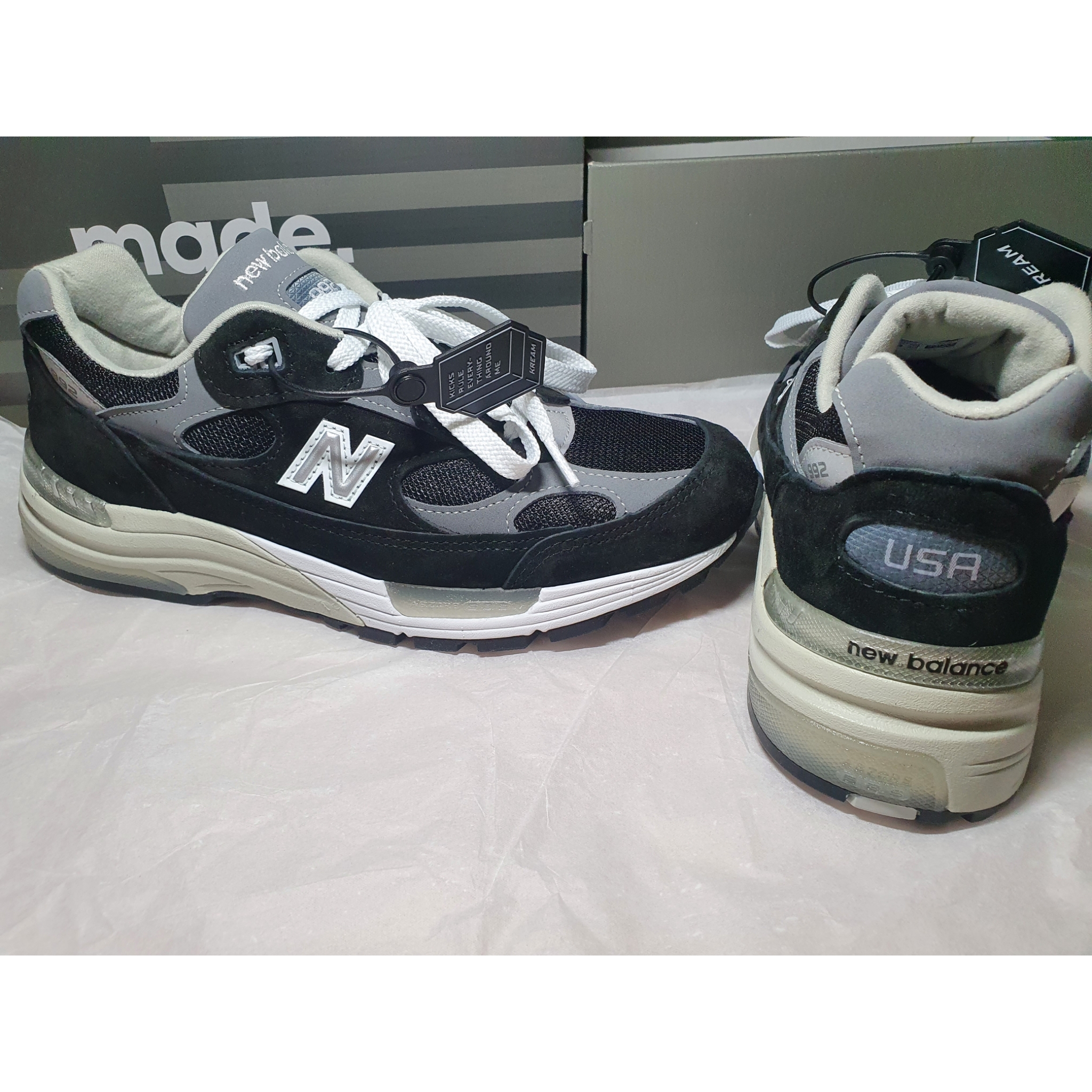 New Balance 992 Made in USA Black Grey 착용 스타일 - 4