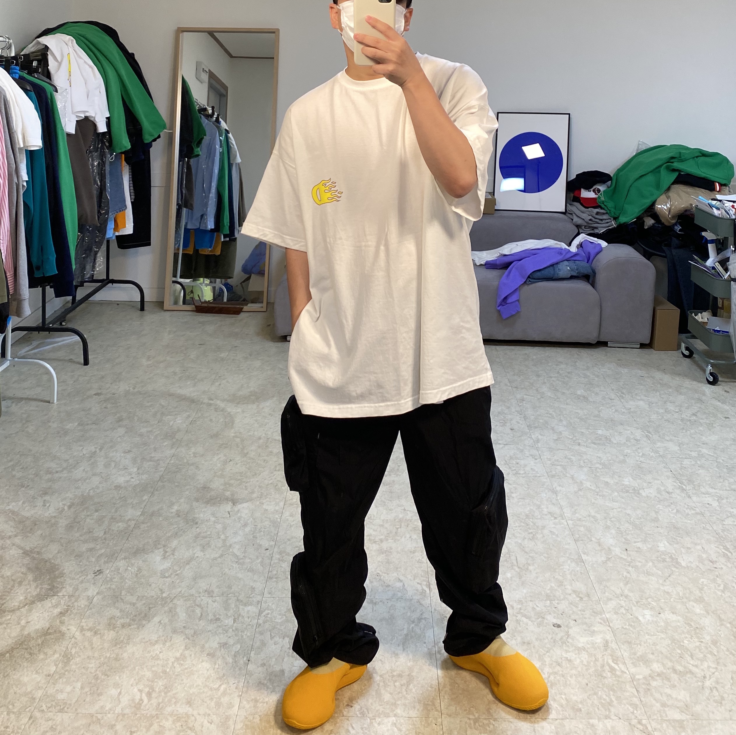 Adidas Yeezy Knit RNR Sulfur 착용 스타일 - 3