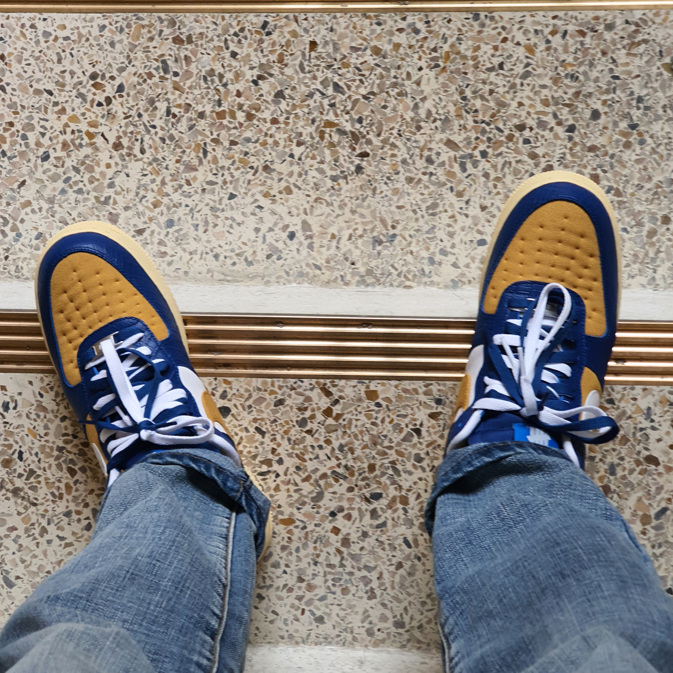 Nike x Undefeated Air Force 1 Low SP 5 On It Court Blue 착용 스타일 - 4