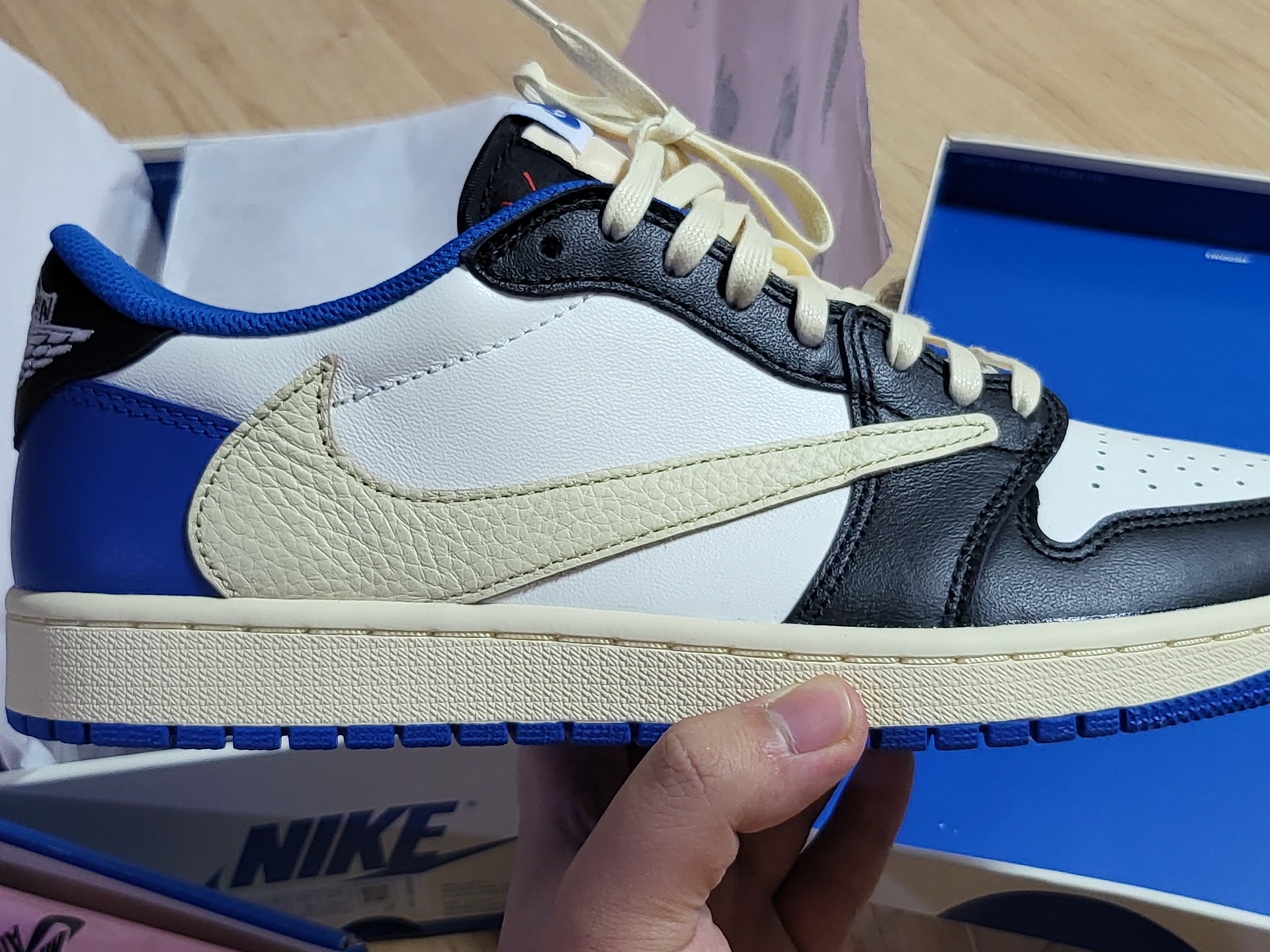 Jordan 1 x Travis Scott x Fragment Retro Low OG SP Military Blue, Jordan 1 x Travis Scott x Fragment Retro High OG SP Military Blue 착용 스타일 - 3