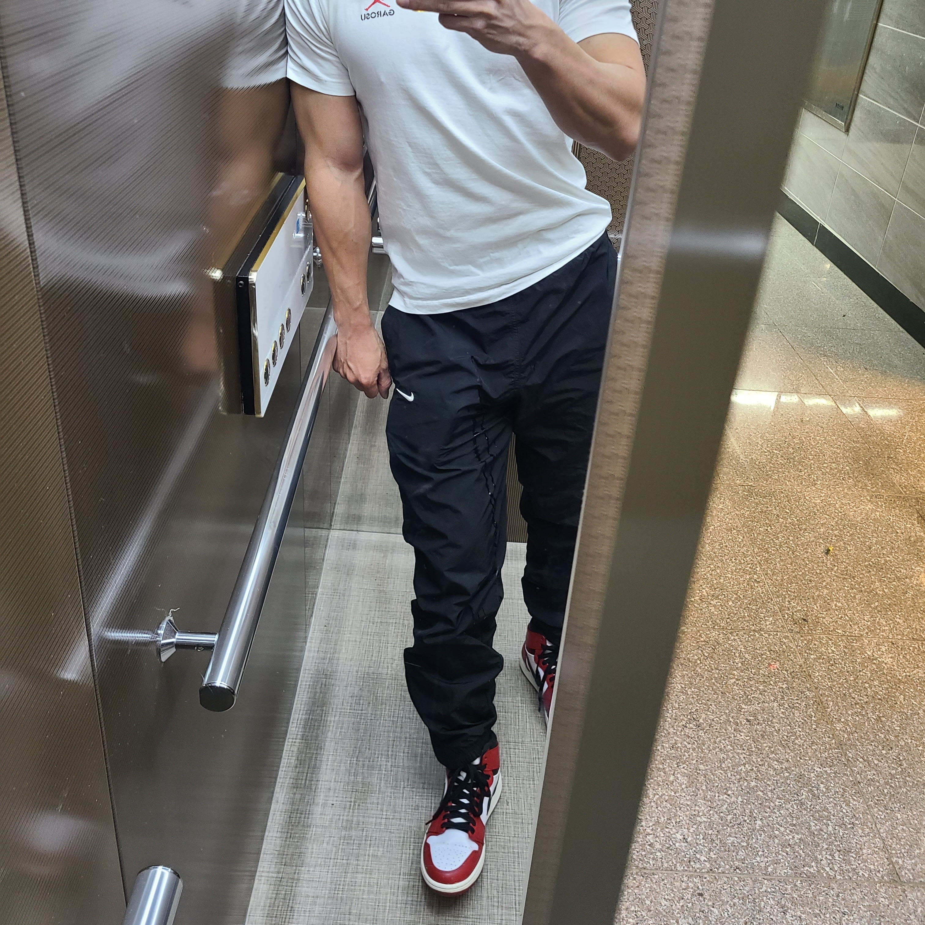 Jordan 1 Retro Chicago 2013, Nike M NRG Flash Track Pants Black - US/EU 착용 스타일