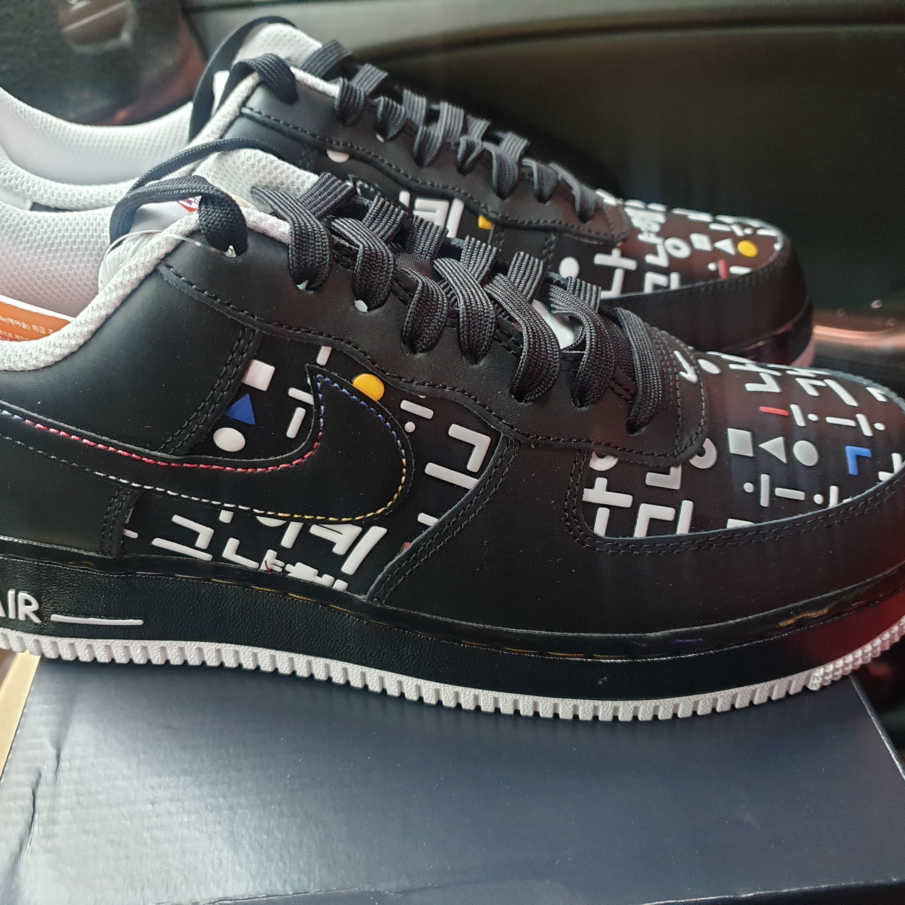 Nike Air Force 1 '07 LV8 Hangul Day 착용 스타일 - 2
