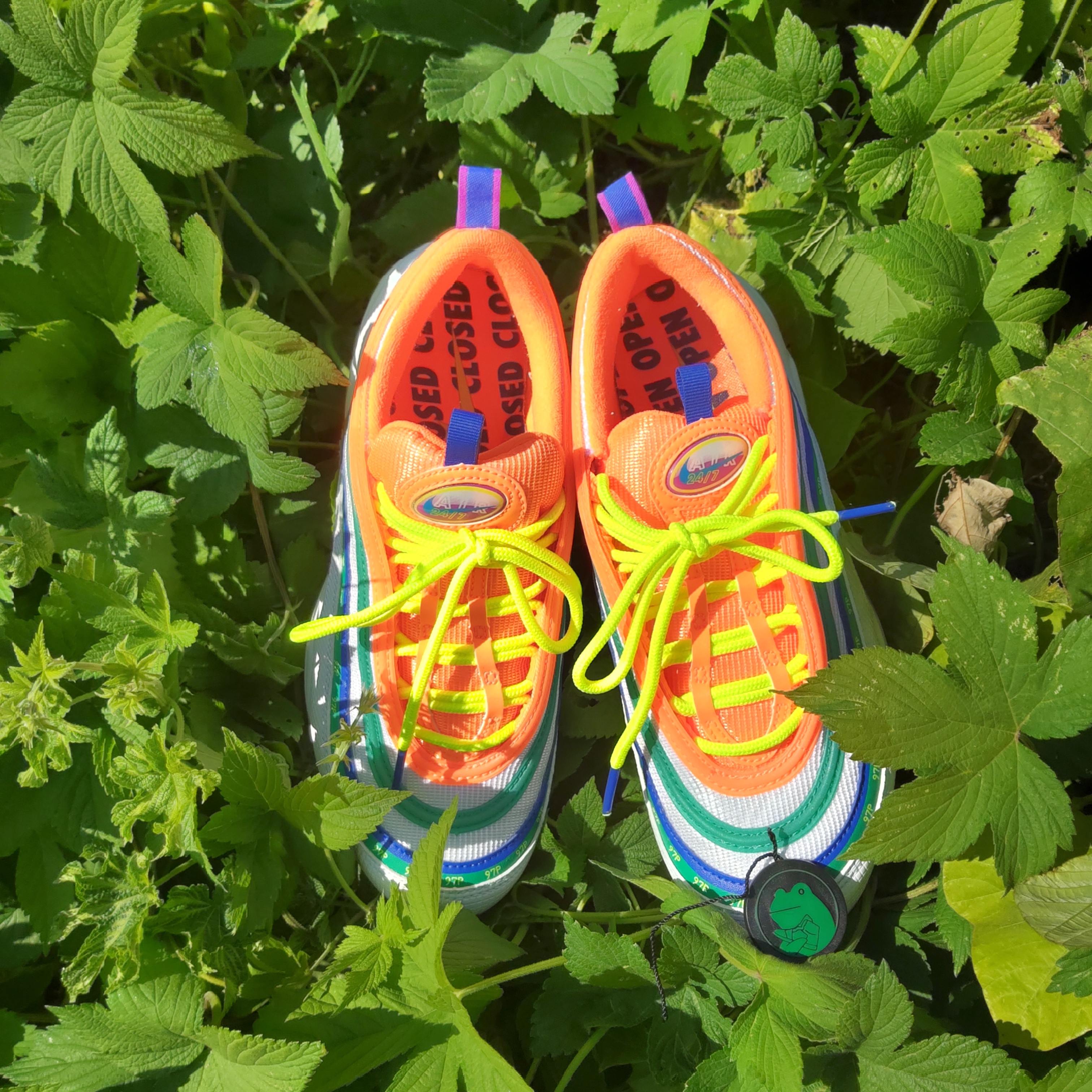 Nike Air Max 97 London Summer of Love 착용 스타일