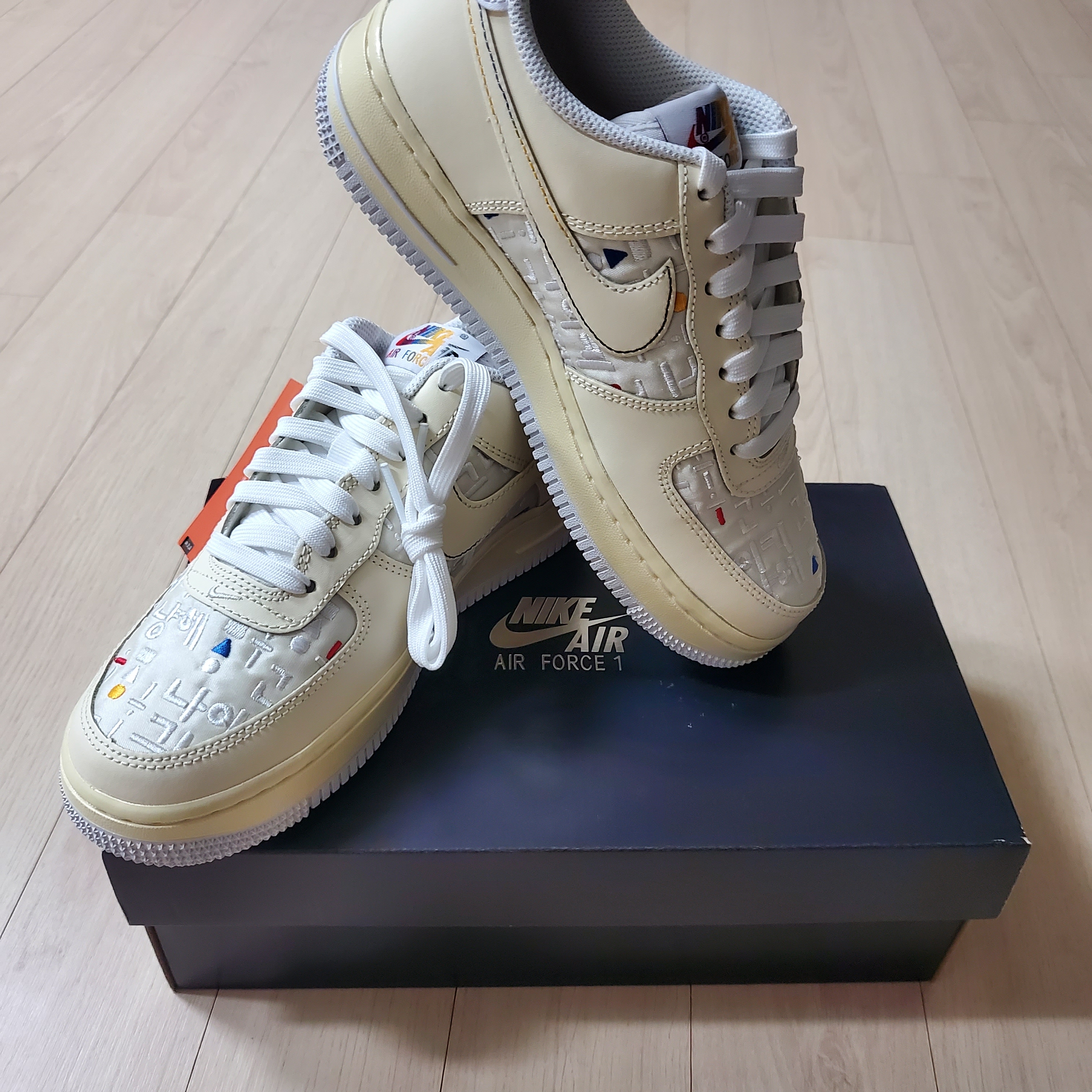 (W) Nike Air Force 1 '07 LV8 Hangul Day 착용 스타일