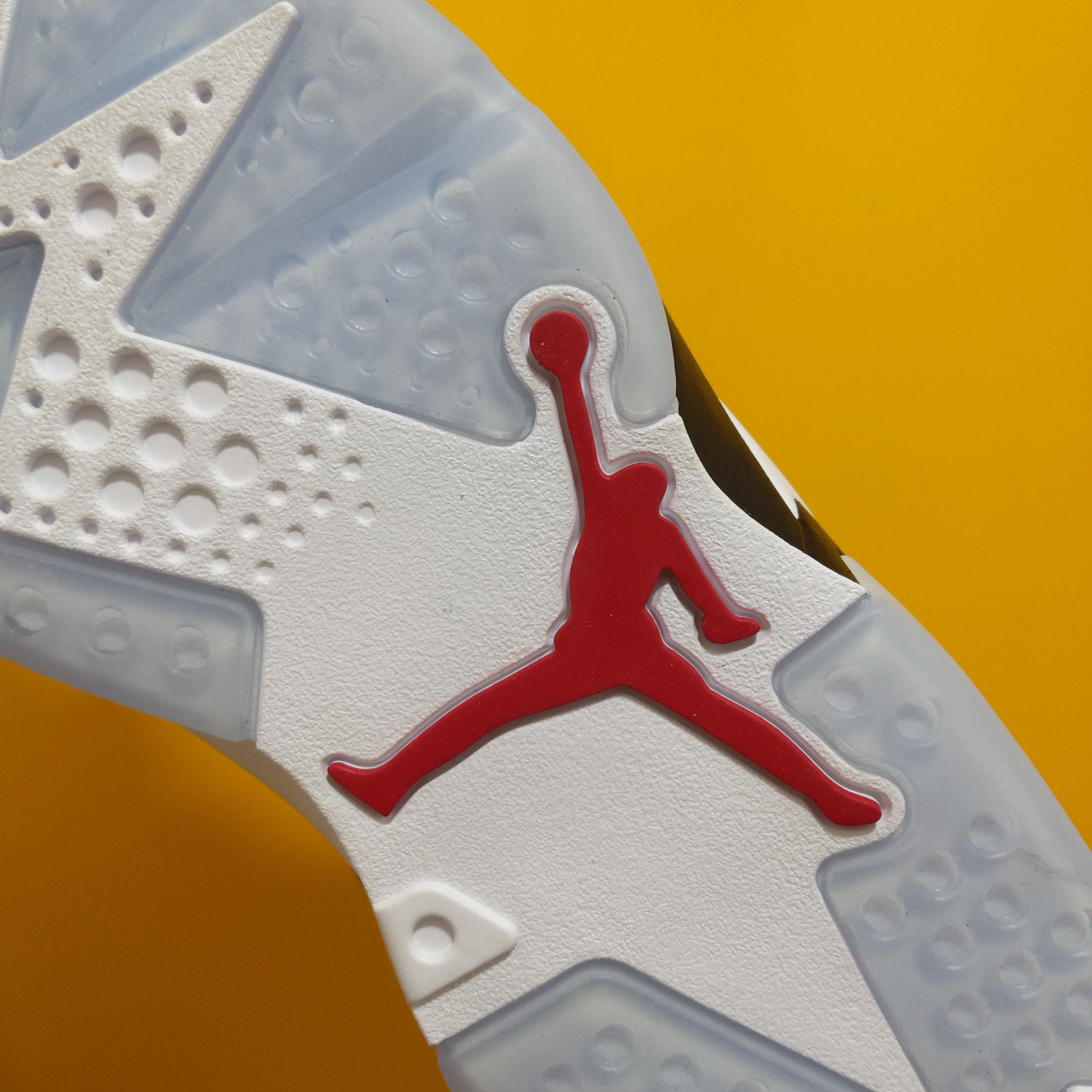 Jordan 6 Retro Carmine 2021 착용 스타일 - 4