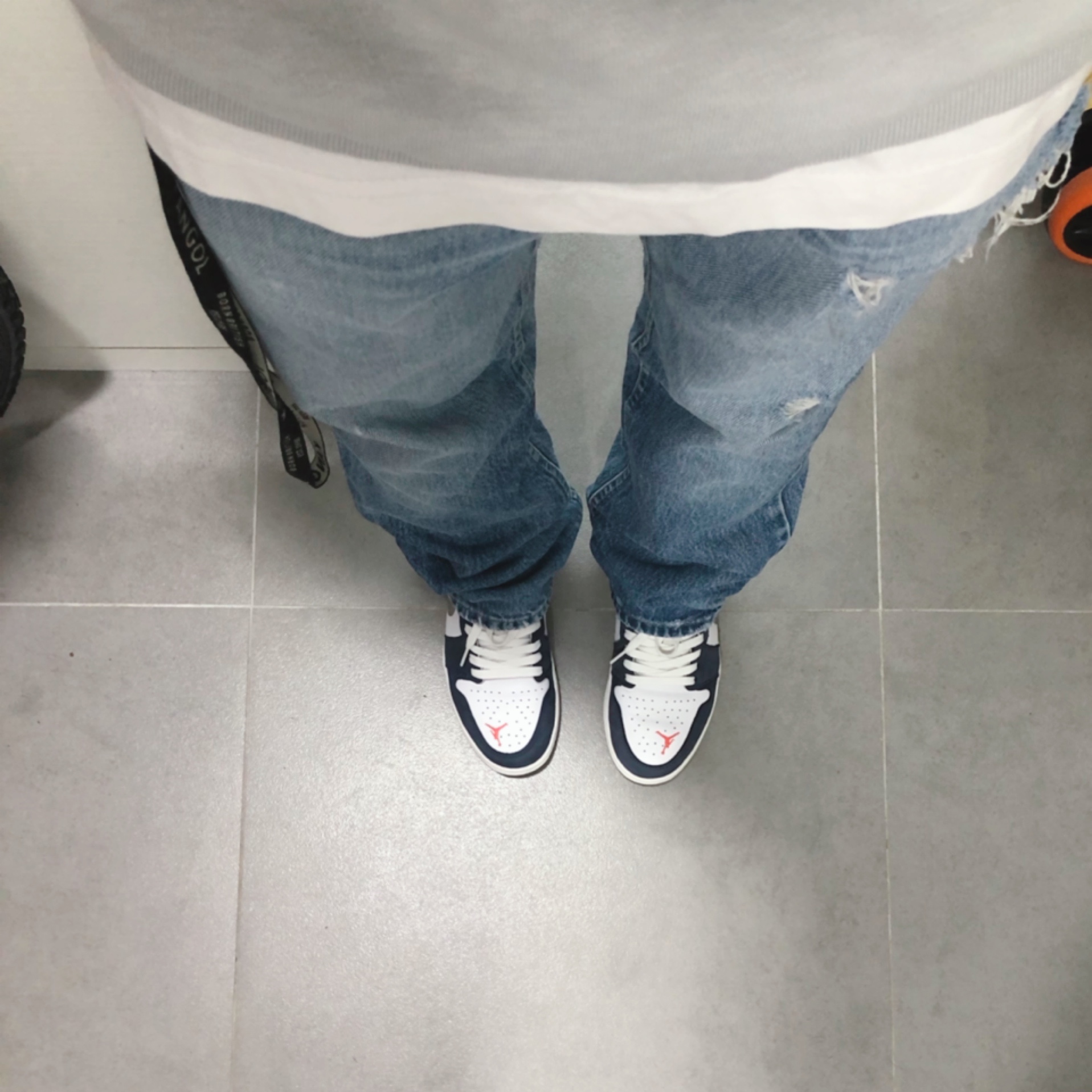 Jordan 1 Low SB Koston Midnight Navy, Palace Slub Crew Grey - 21FW 착용 스타일 - 3