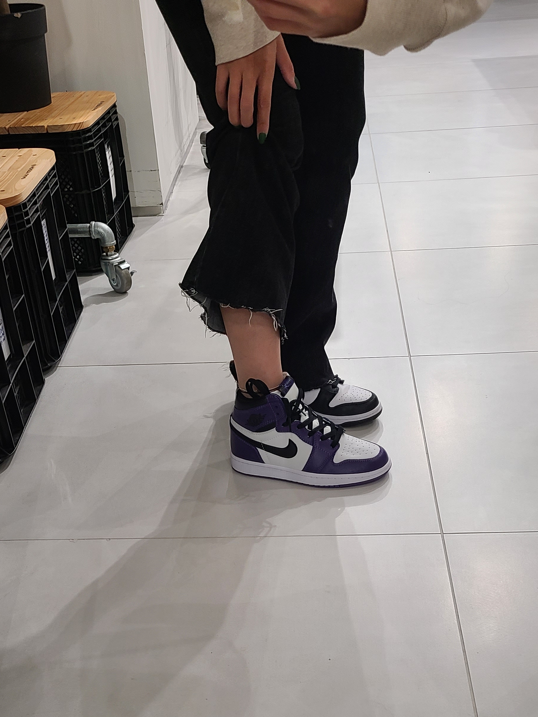 Jordan 1 Retro High OG Court Purple 2020, (GS) Nike Dunk Low Black 착용 스타일 - 2