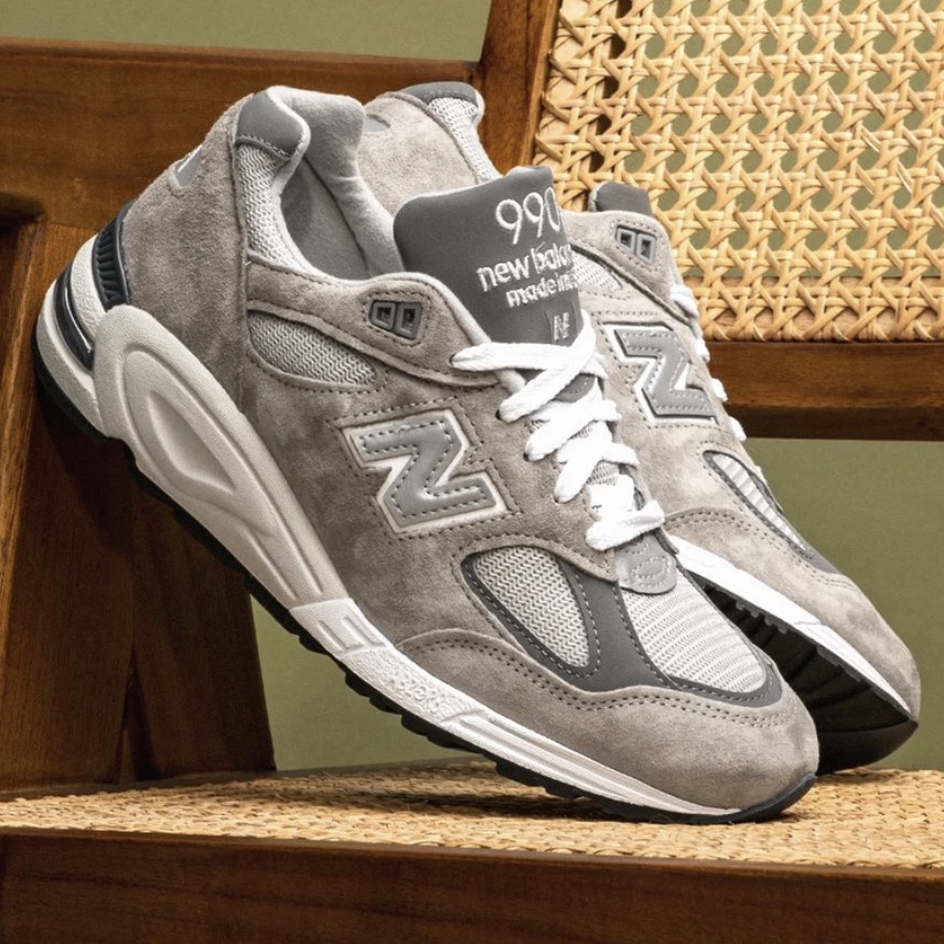 New Balance 990v2 Made in USA Grey 착용 스타일 - 2