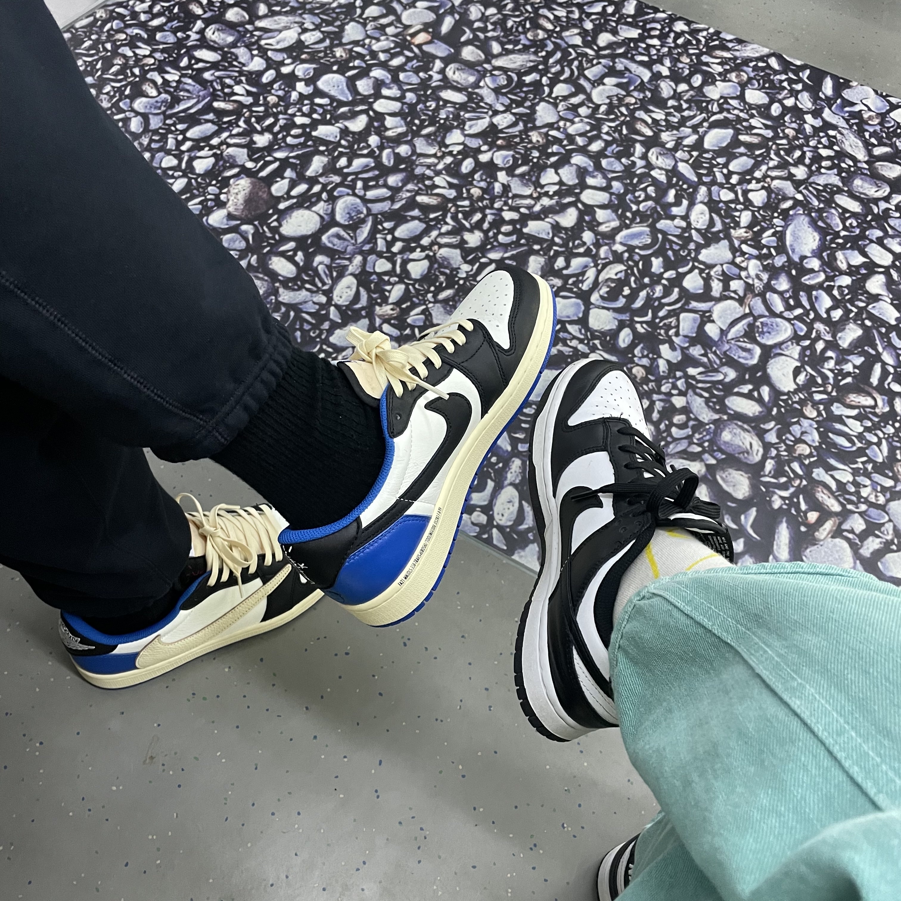 Jordan 1 x Travis Scott x Fragment Retro Low OG SP Military Blue, (W) Nike Dunk Low Black 착용 스타일