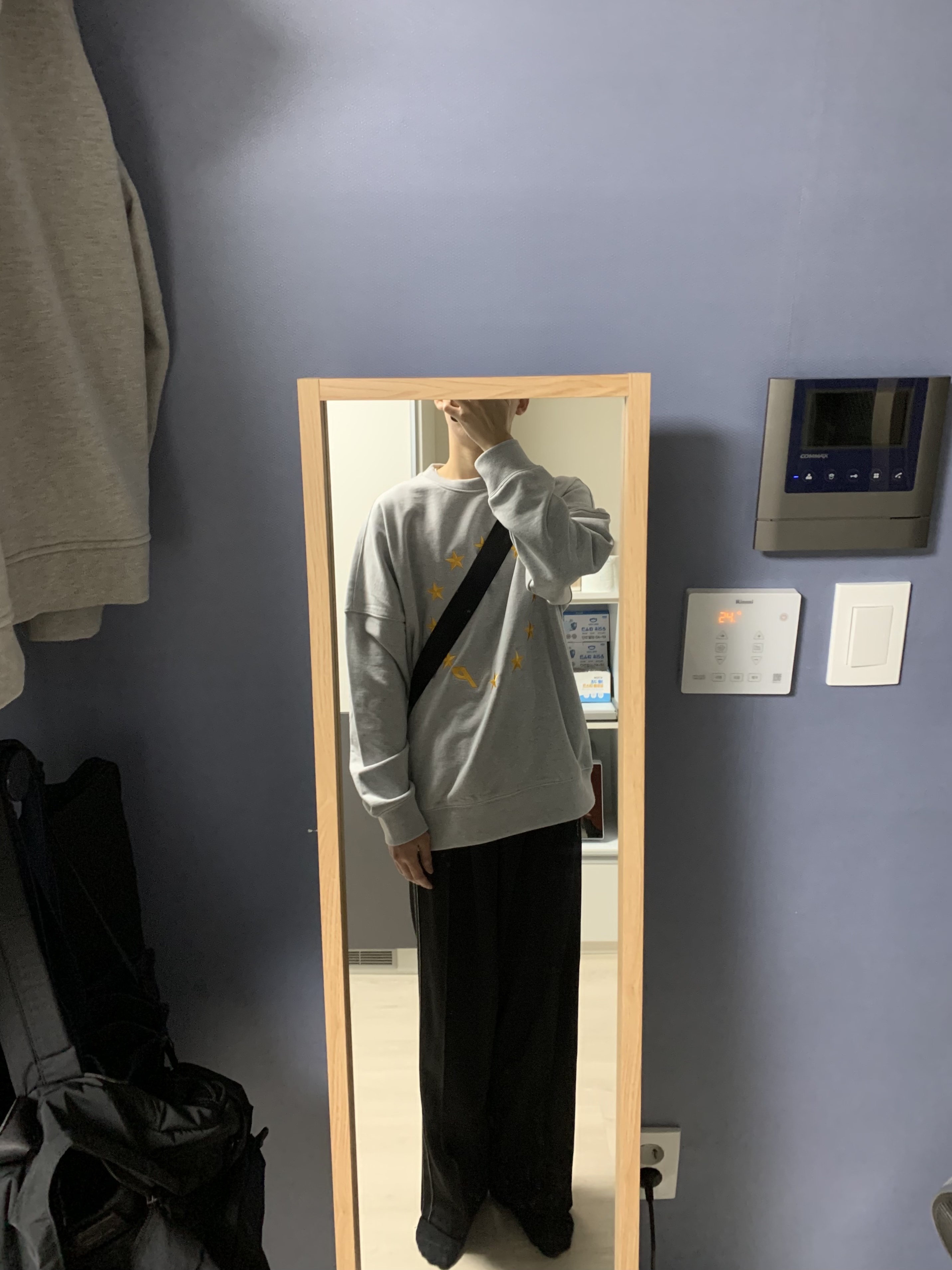 Palace EU-Don Crew Grey Marl - 21FW 착용 스타일 - 1