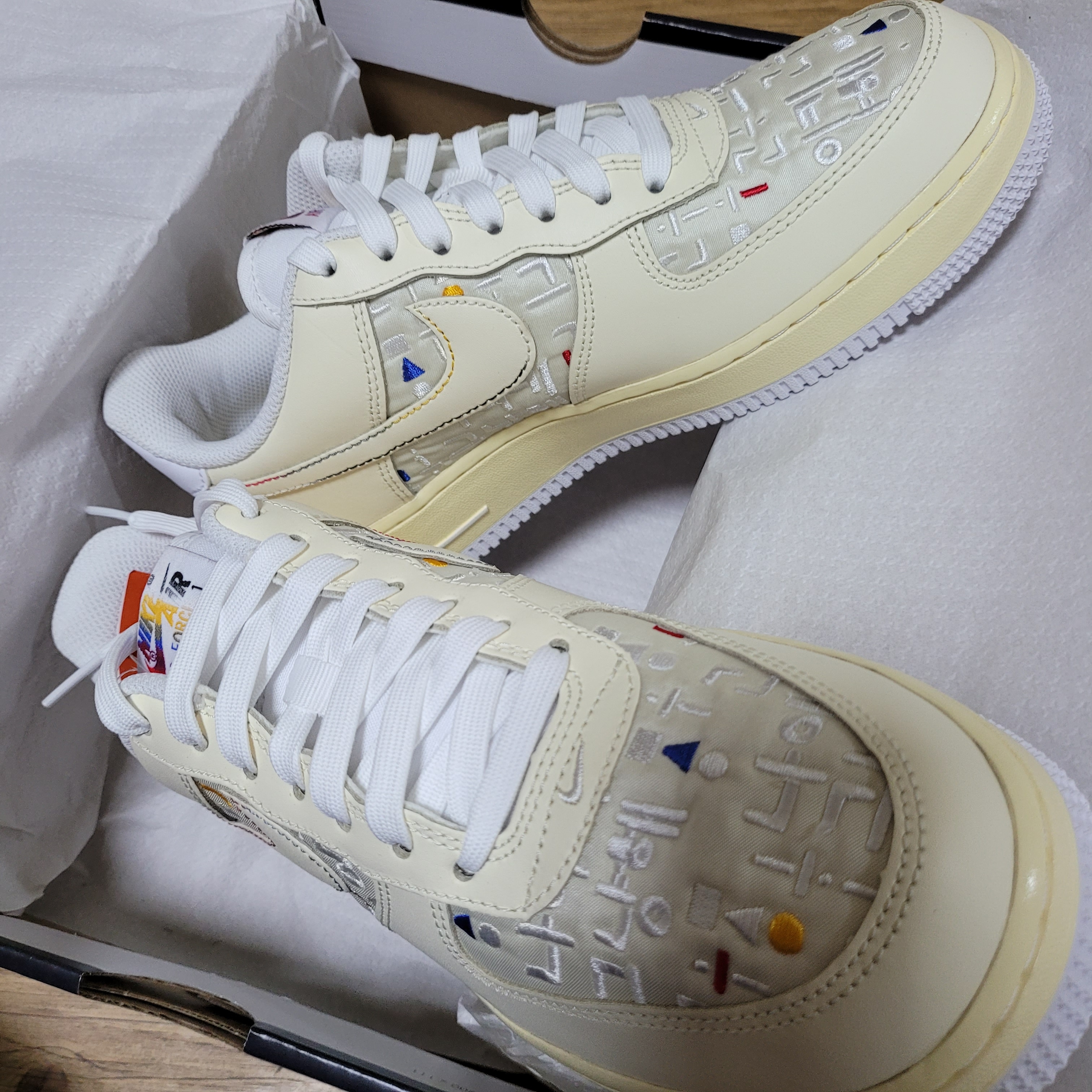 (W) Nike Air Force 1 '07 LV8 Hangul Day 착용 스타일 - 2