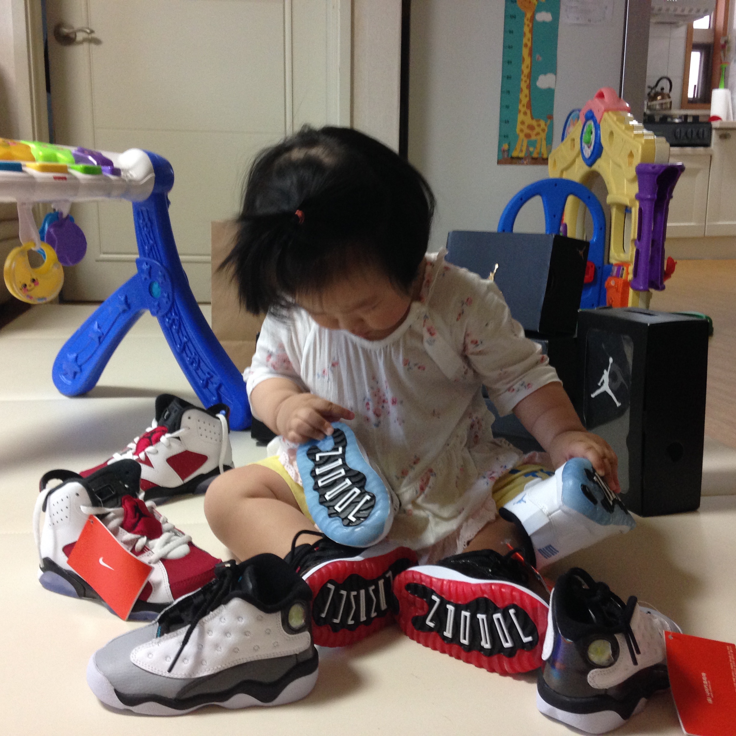 (TD) Jordan 6 Retro Carmine 2021, (TD) Jordan 11 Retro Low Legend Blue 착용 스타일