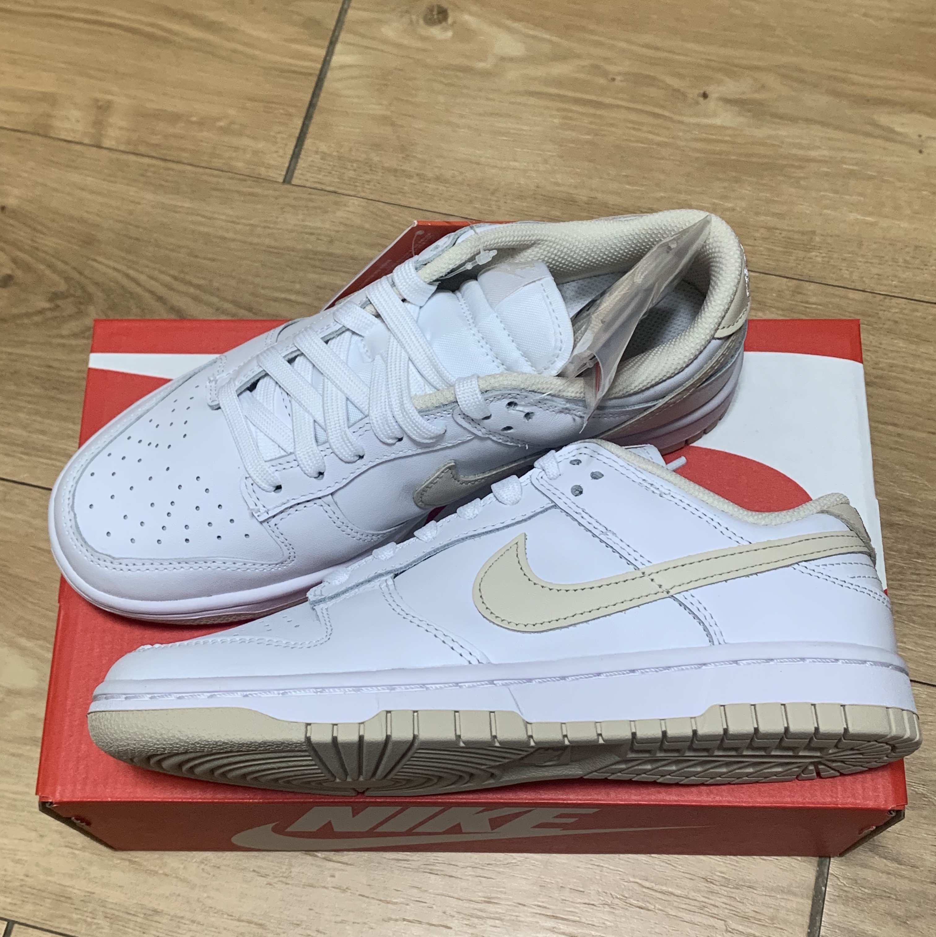 (W) Nike Dunk Low Pearl White 착용 스타일