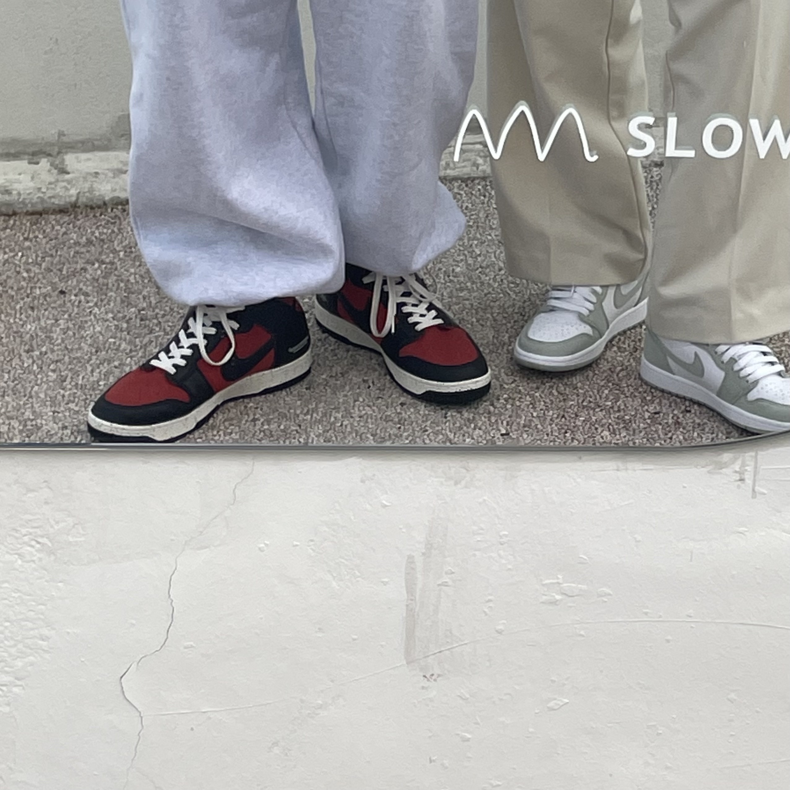 Nike x Undercover Dunk High 1985 Gym Red, (W) Jordan 1 Retro High OG Seafoam 착용 스타일 - 1